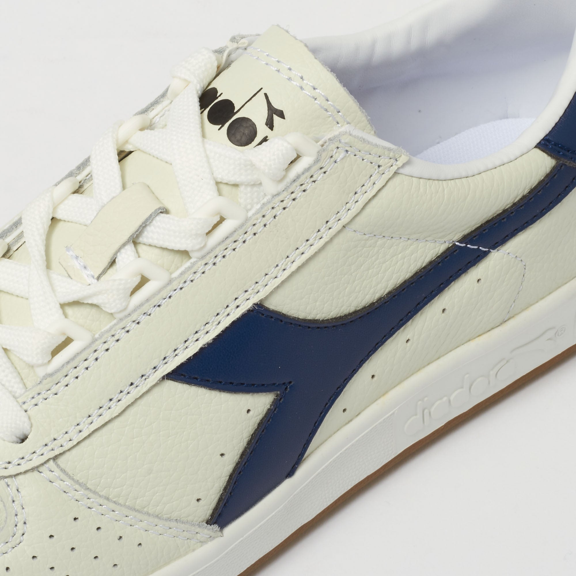 Diadora Borg Elite - White & Saltire Navy