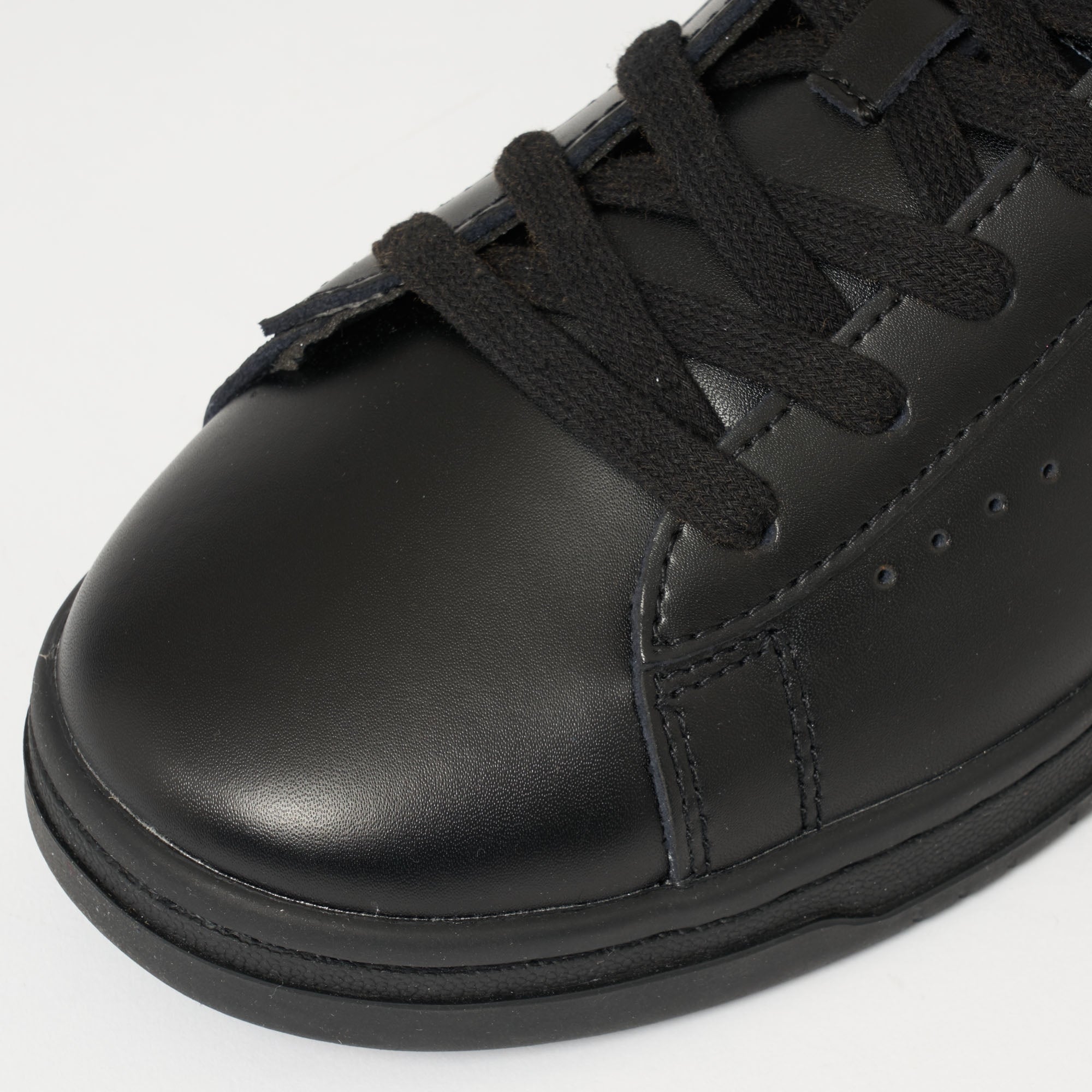 Champion 919 Low Top 'C' Patch Trainers - Black