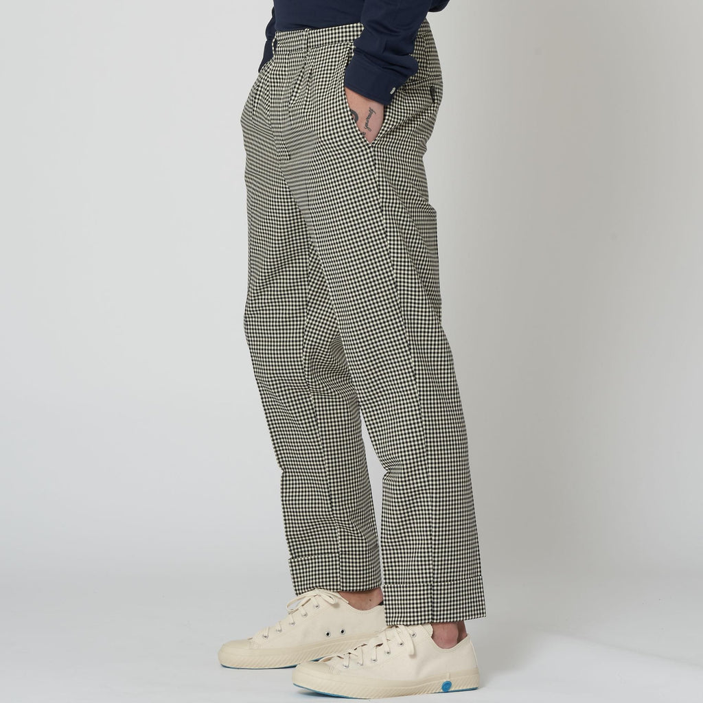 AMI Houndstooth Pleated Carrot Fit Trousers