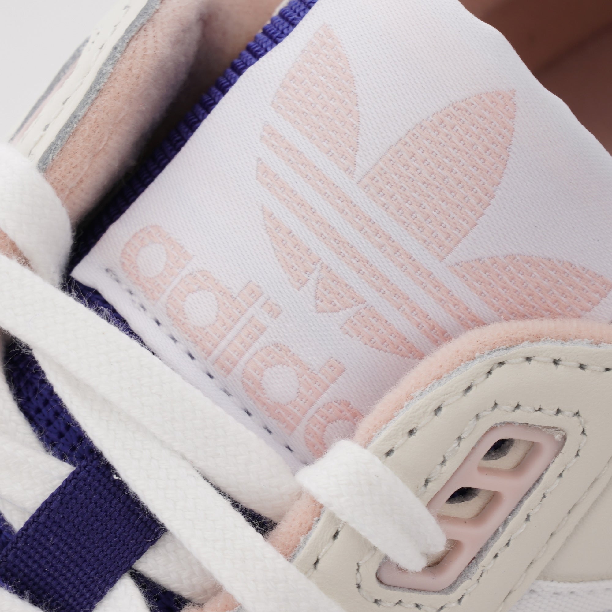 Adidas Originals A.R. Trainer - Off White, FTW White & Real Purple