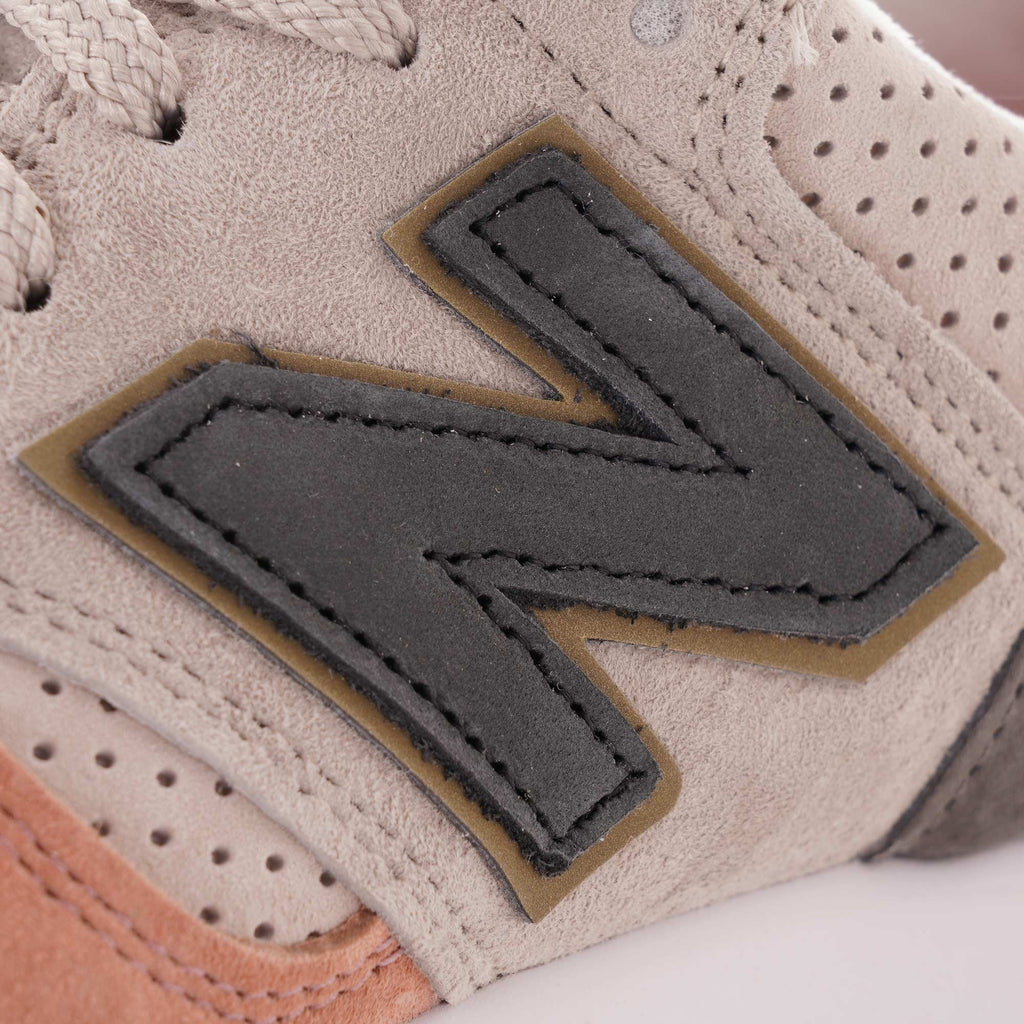 New Balance 670 Year Of The Rat - Grey/Pink