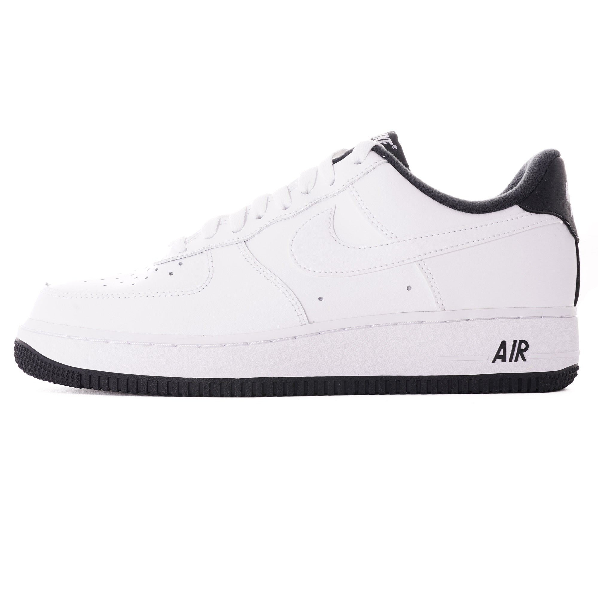Nike Air Force 1 '07 - White and black
