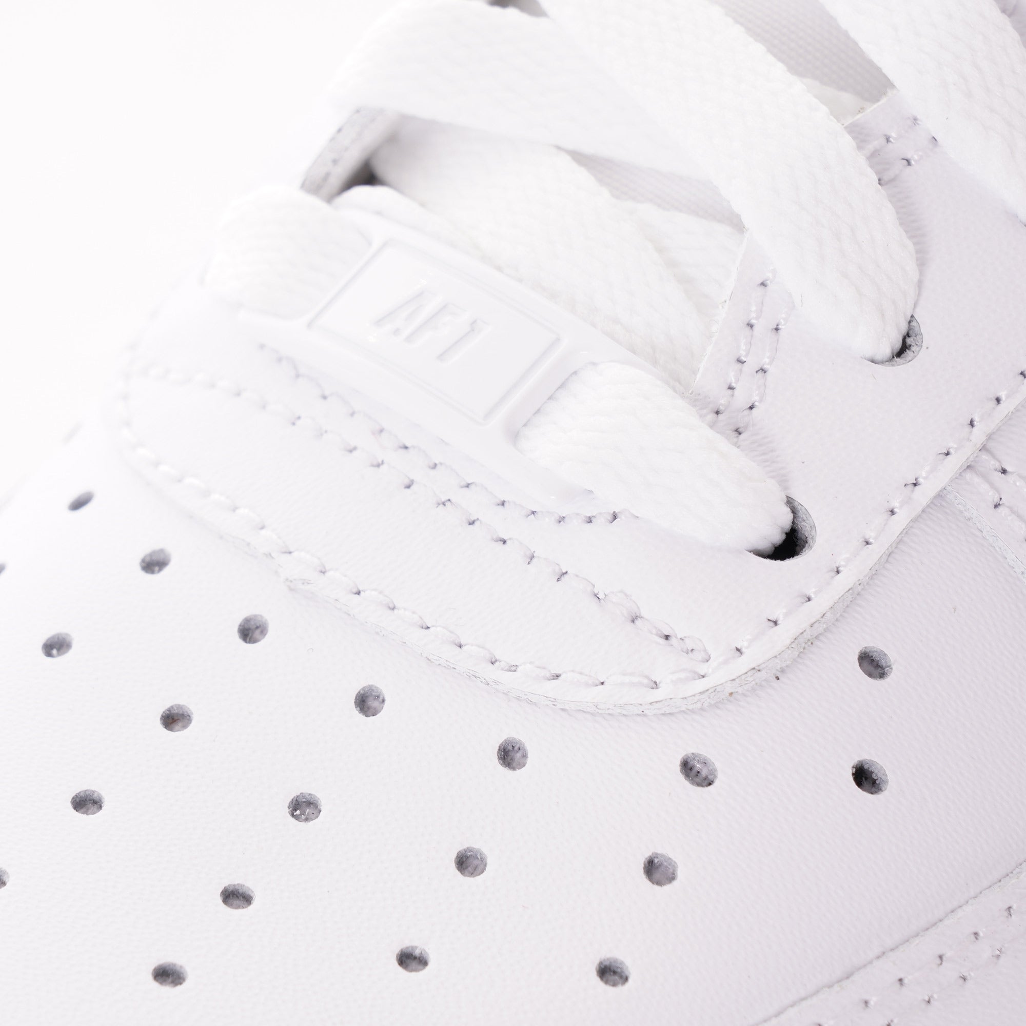 Nike Air Force 1 '07 - White and black