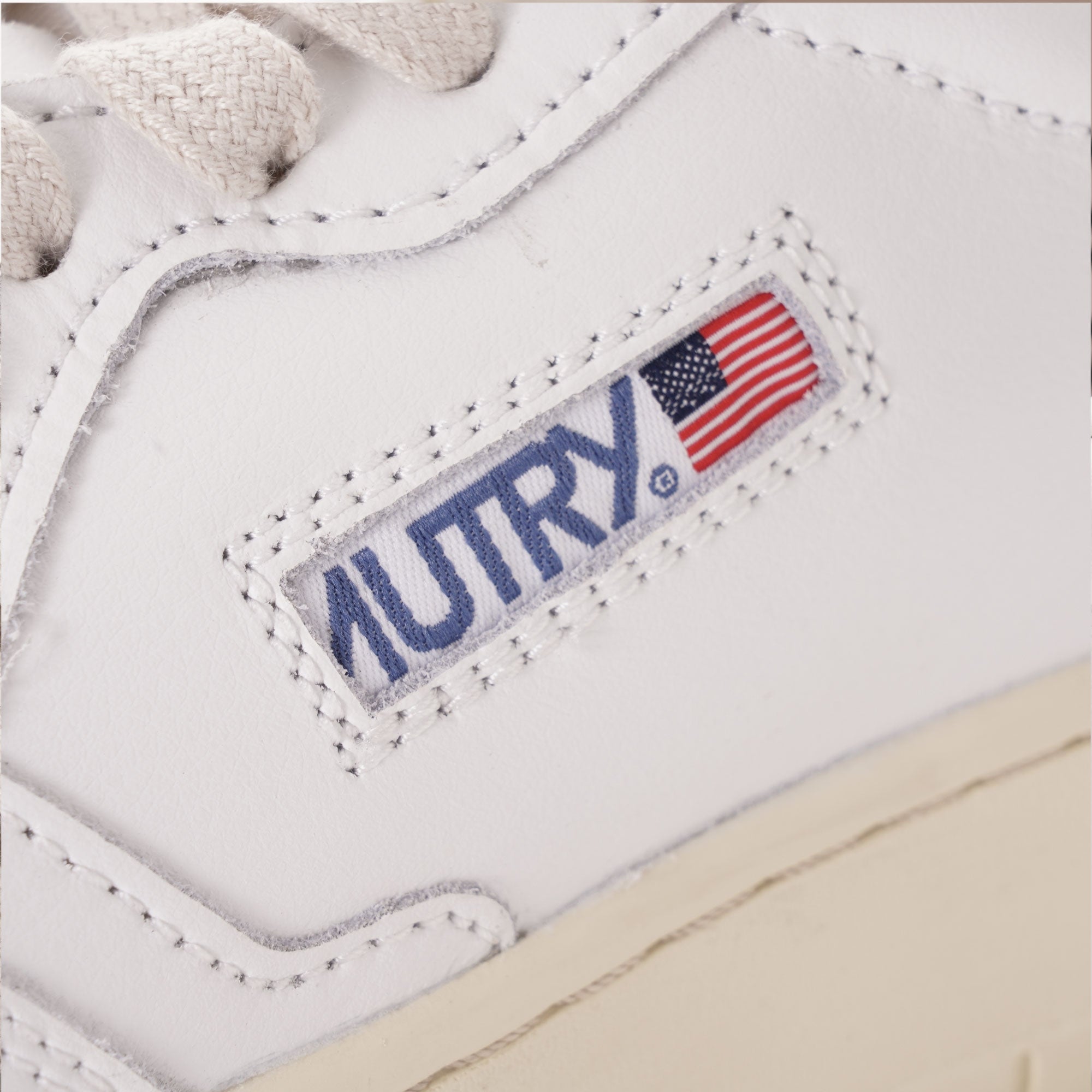 Autry Action Shoes Low Leather - White/Turqoise