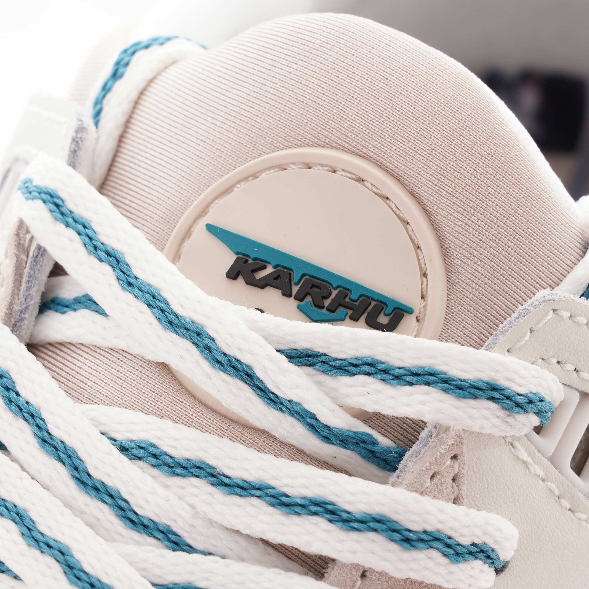 Karhu Aria 95 "Trophy" Pack - Stargazer/Flame