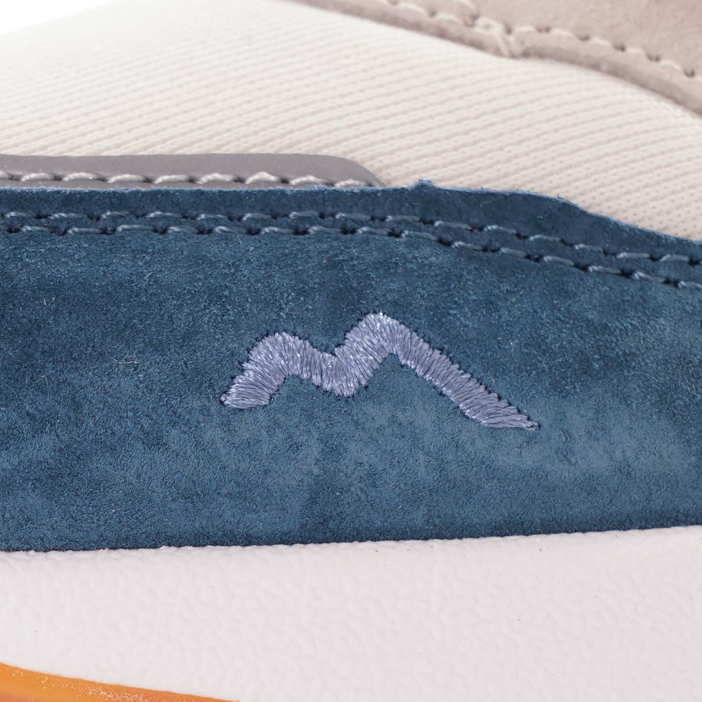 Karhu Aria 95 "Trophy" Pack - Stargazer/Flame
