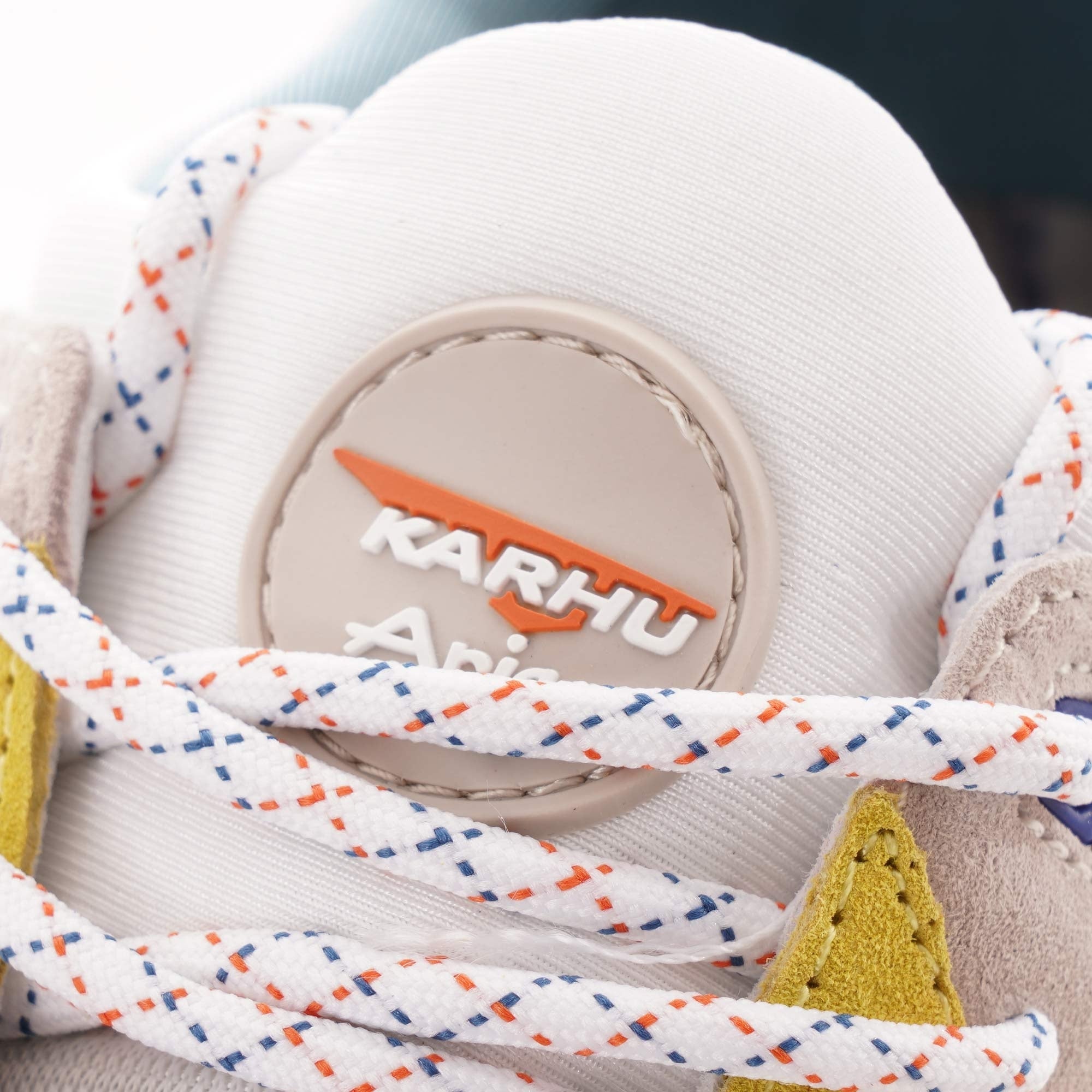 Karhu Aria 95 "Trophy" Pack - Stellar/Rainy Day
