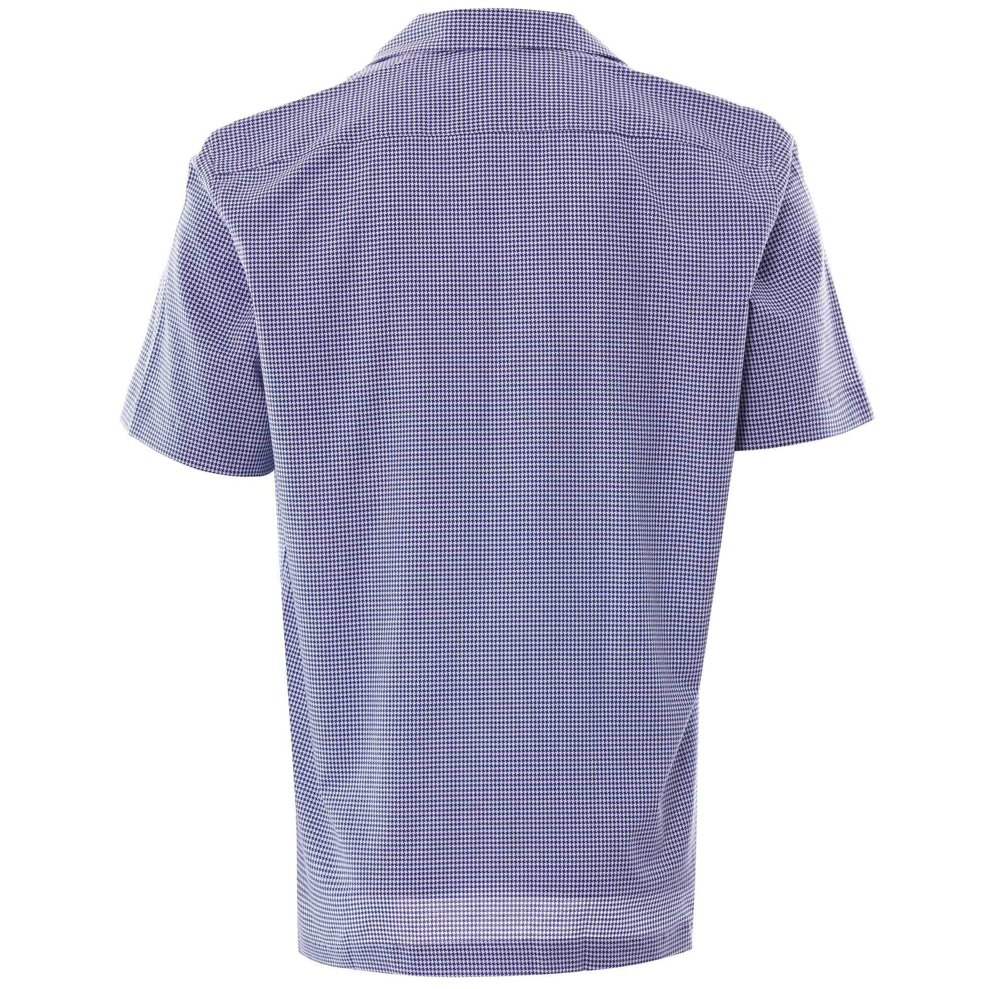 The back of a blue houndstooth patterned short-sleeved shirt with a revere collar.