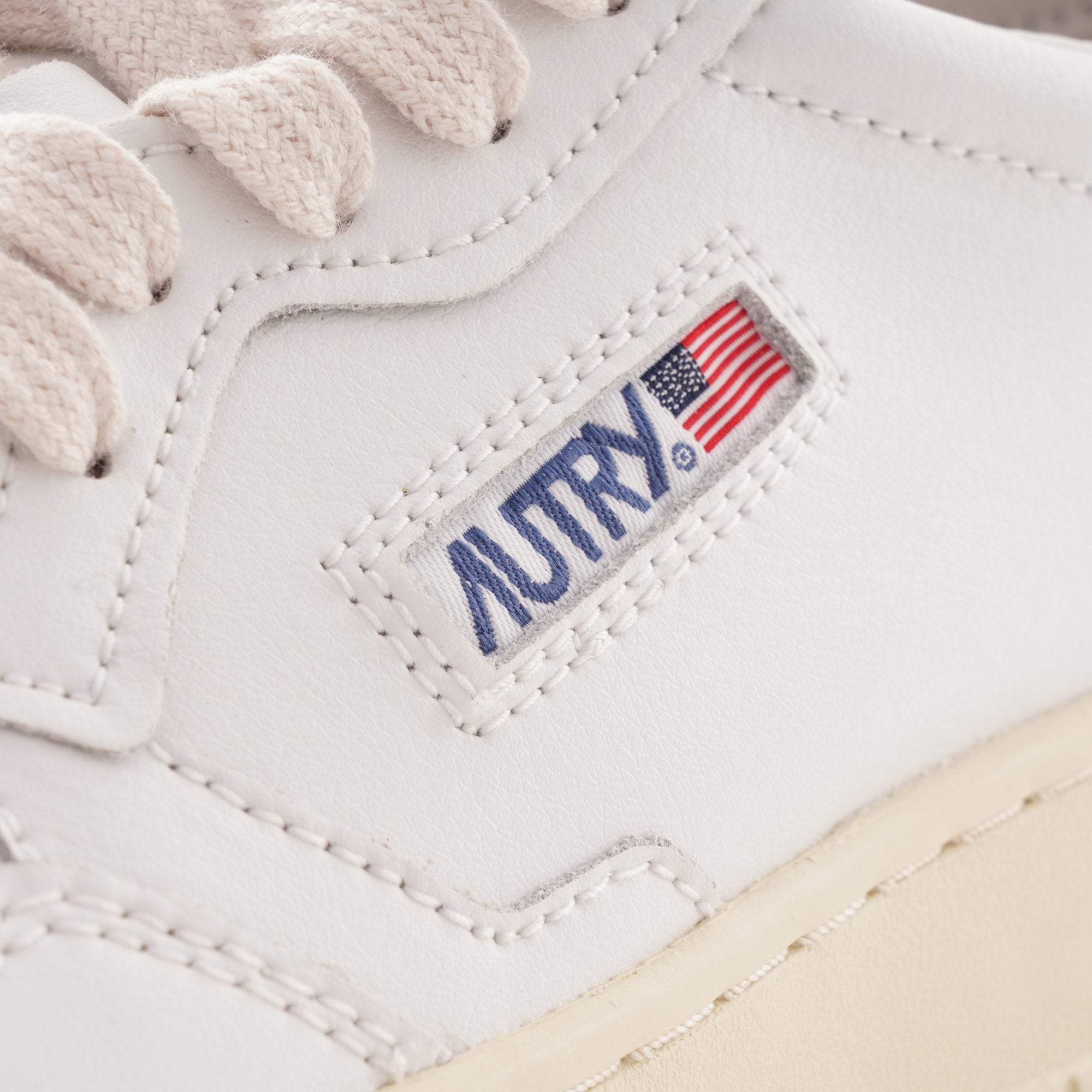 Action Shoes Low All Leather - White/Yellow
