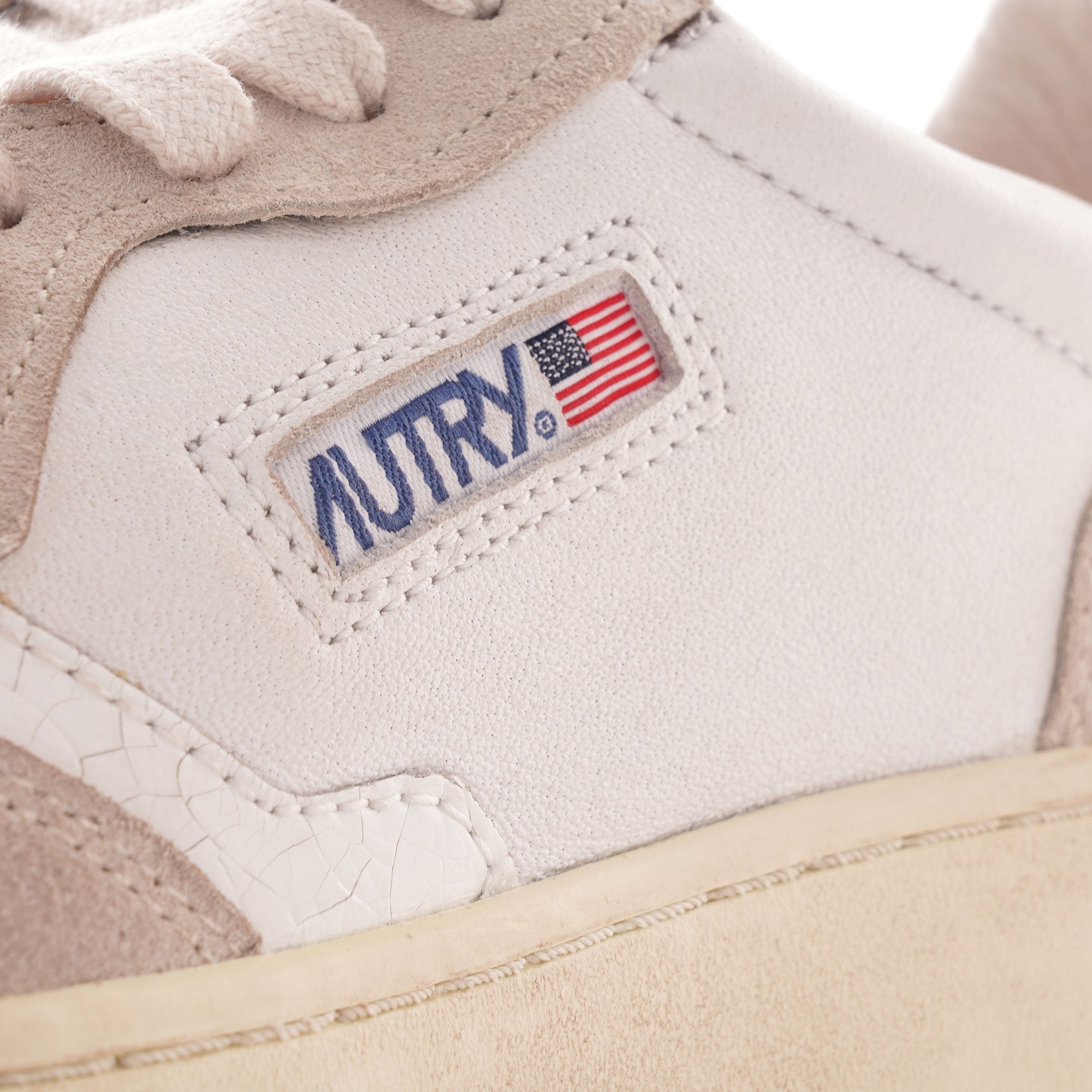 Medalist Low Cracked Leather/Suede