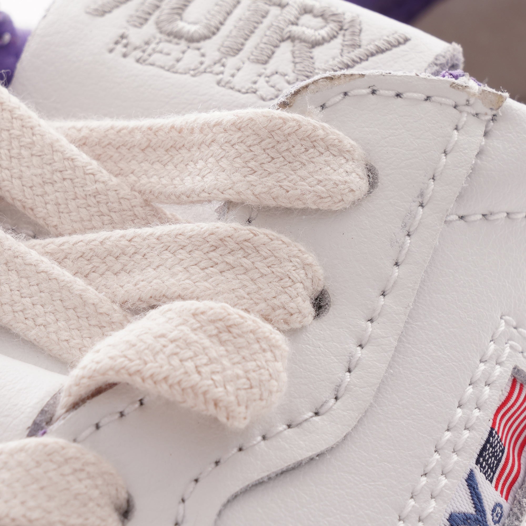 Autry Medalist Low - White/Purple