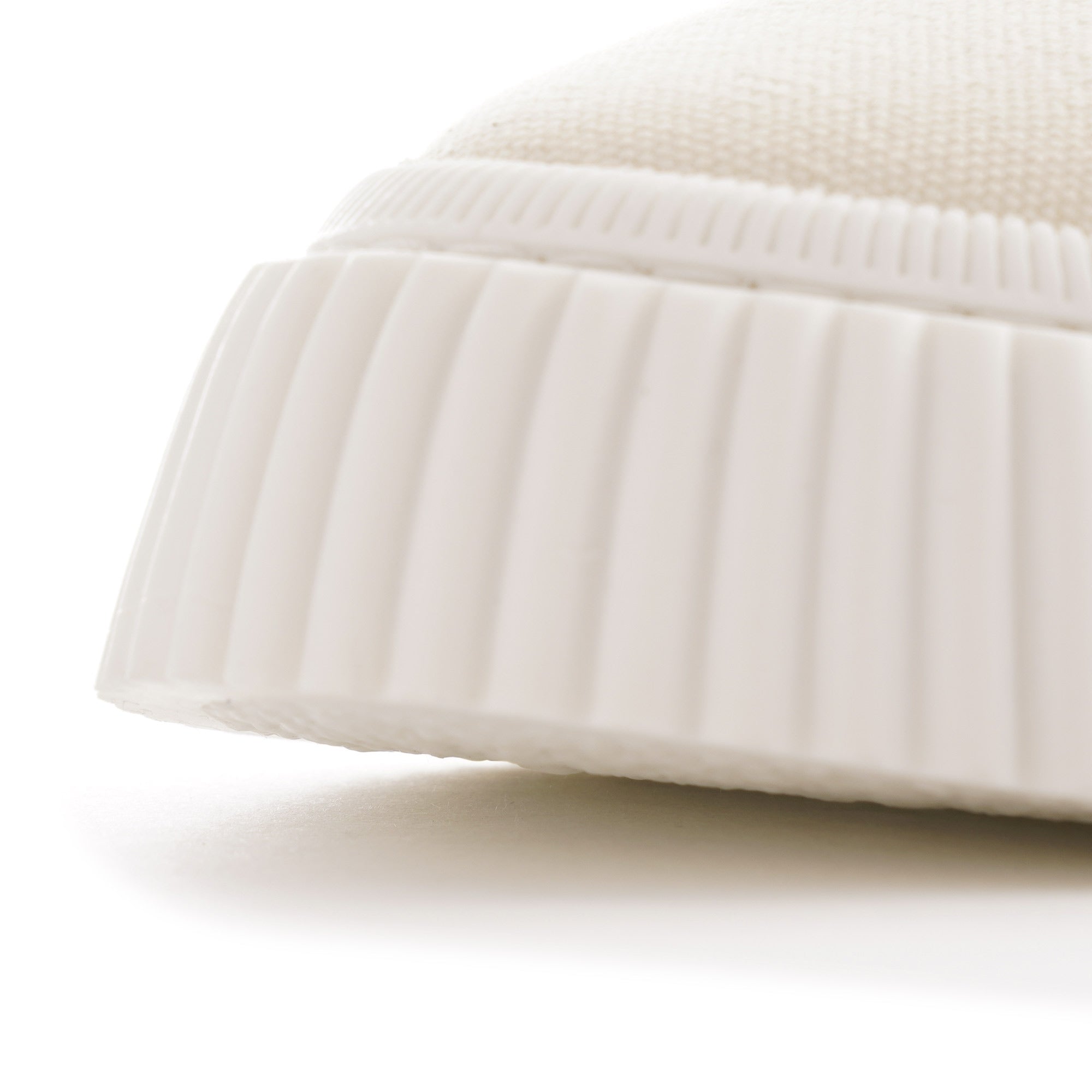 AMI Low Top Sneakers - Off-White
