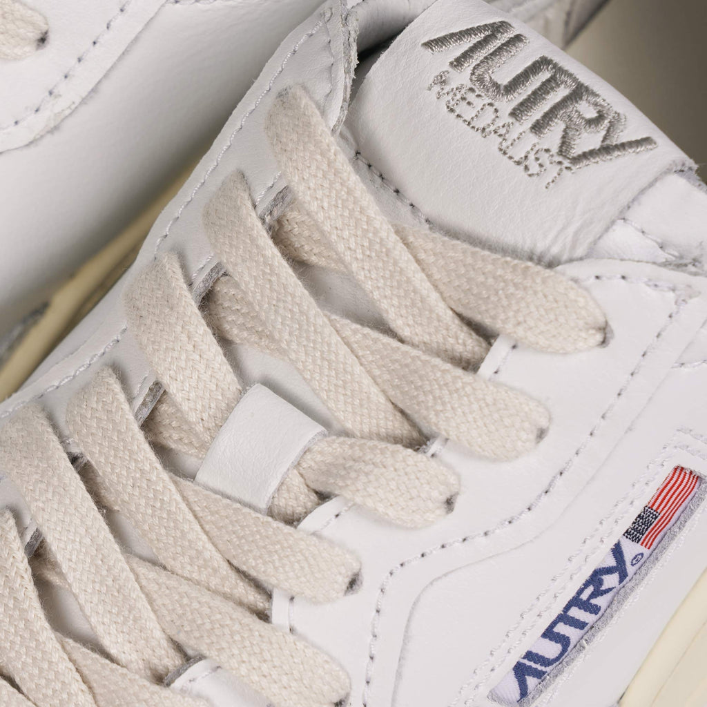 Autry Action Low Leather - White/Blue