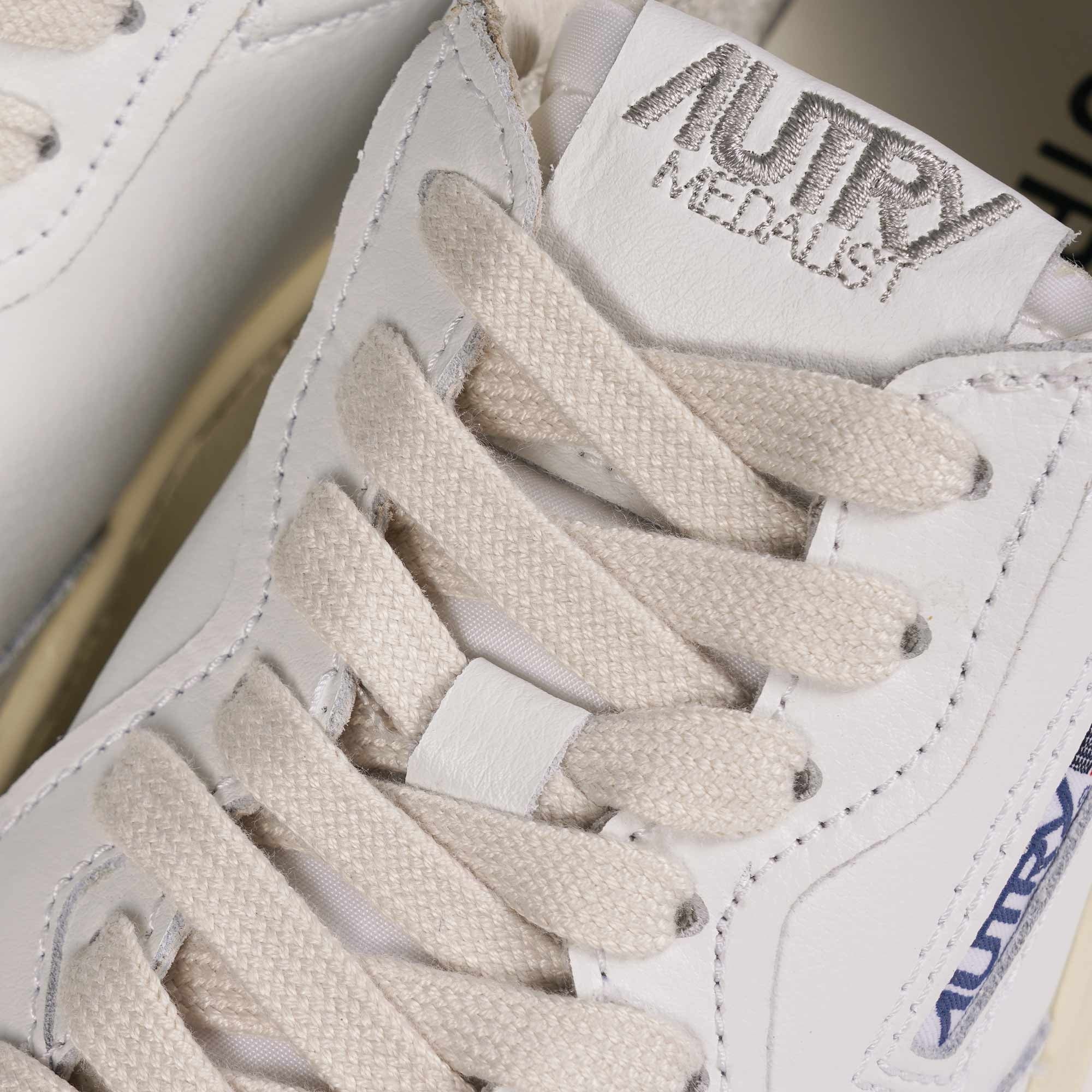 Autry Medalist Low Leather/Suede - White/Blue