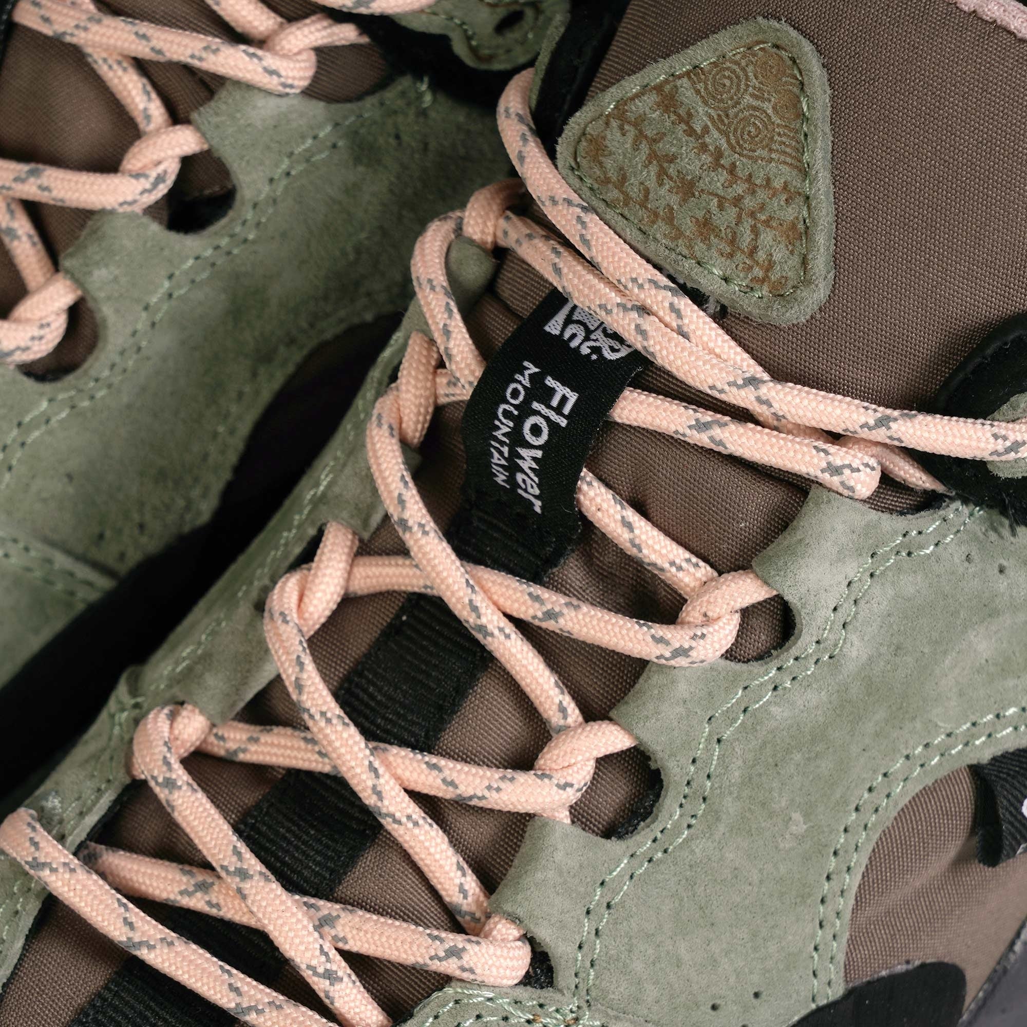 x Hikerdelic Back Country - Black