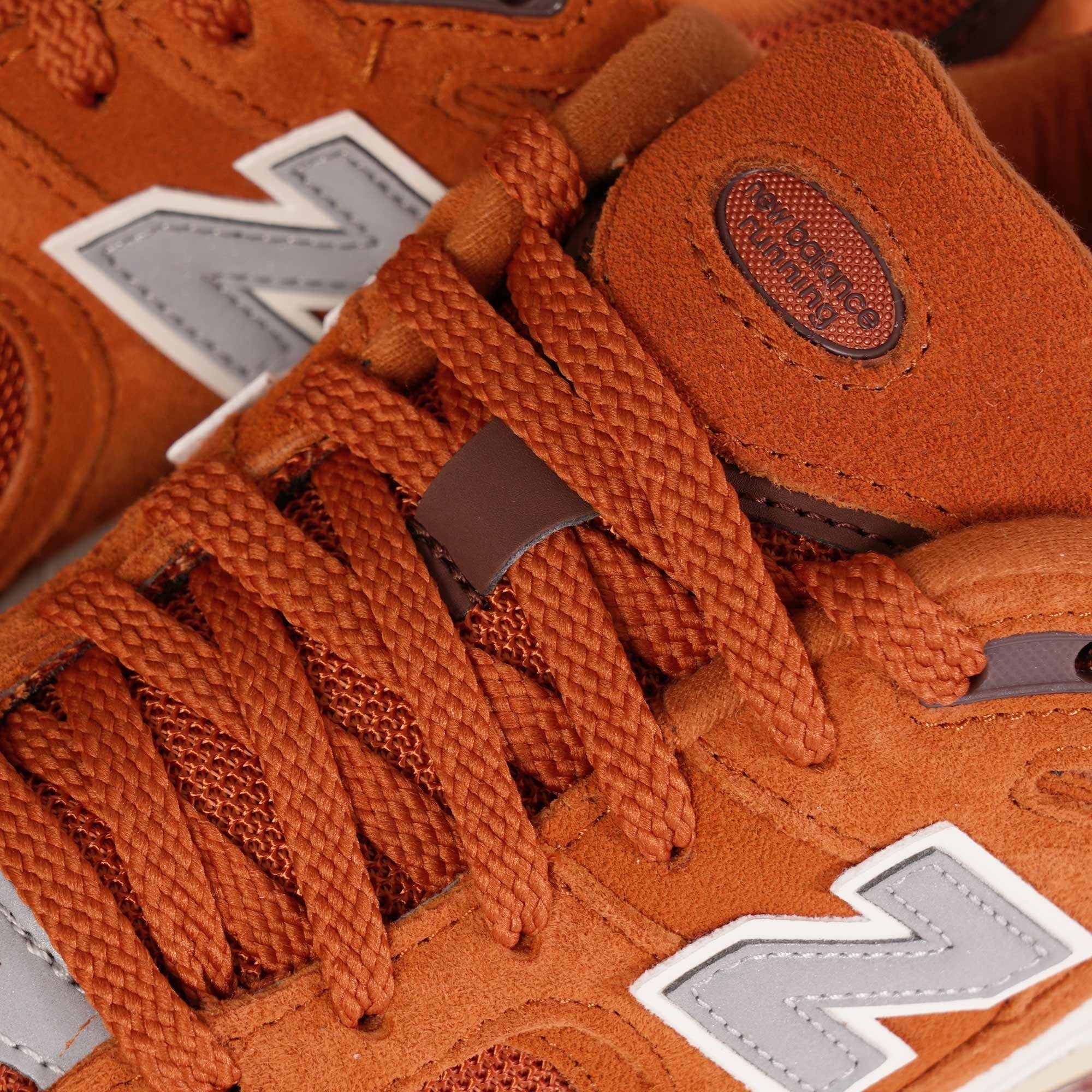 New Balance 2002R - Orange