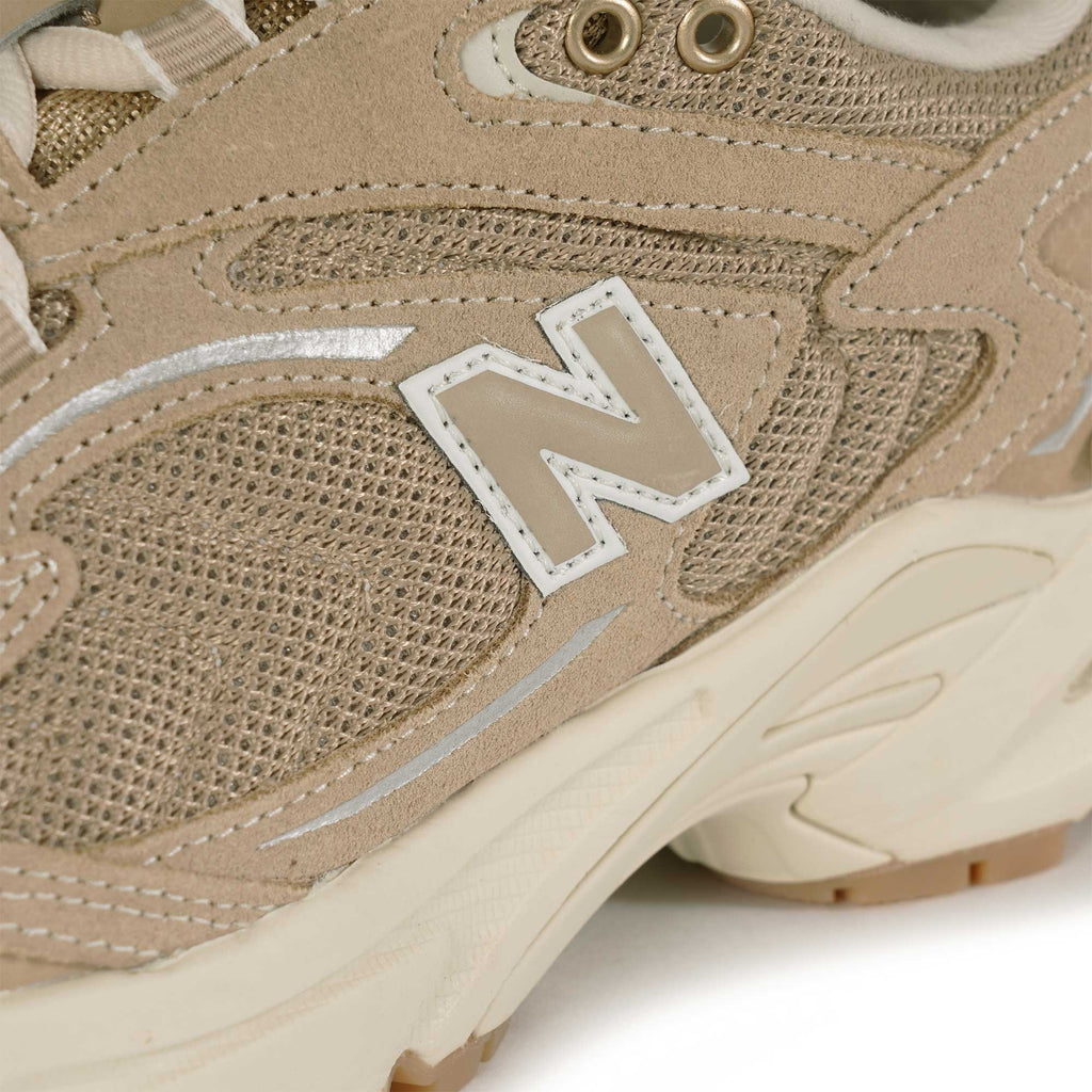 New Balance 725V1 - Beige