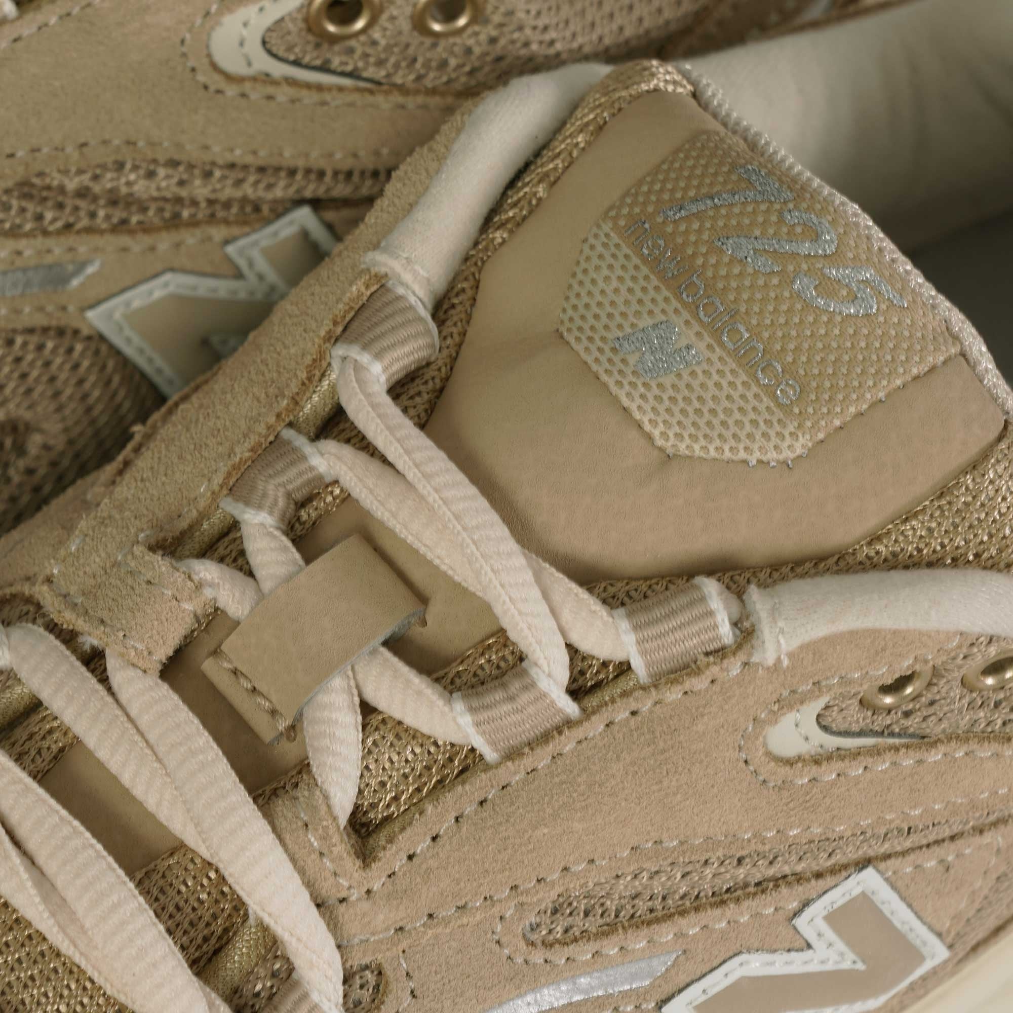 New Balance 725V1 - Beige