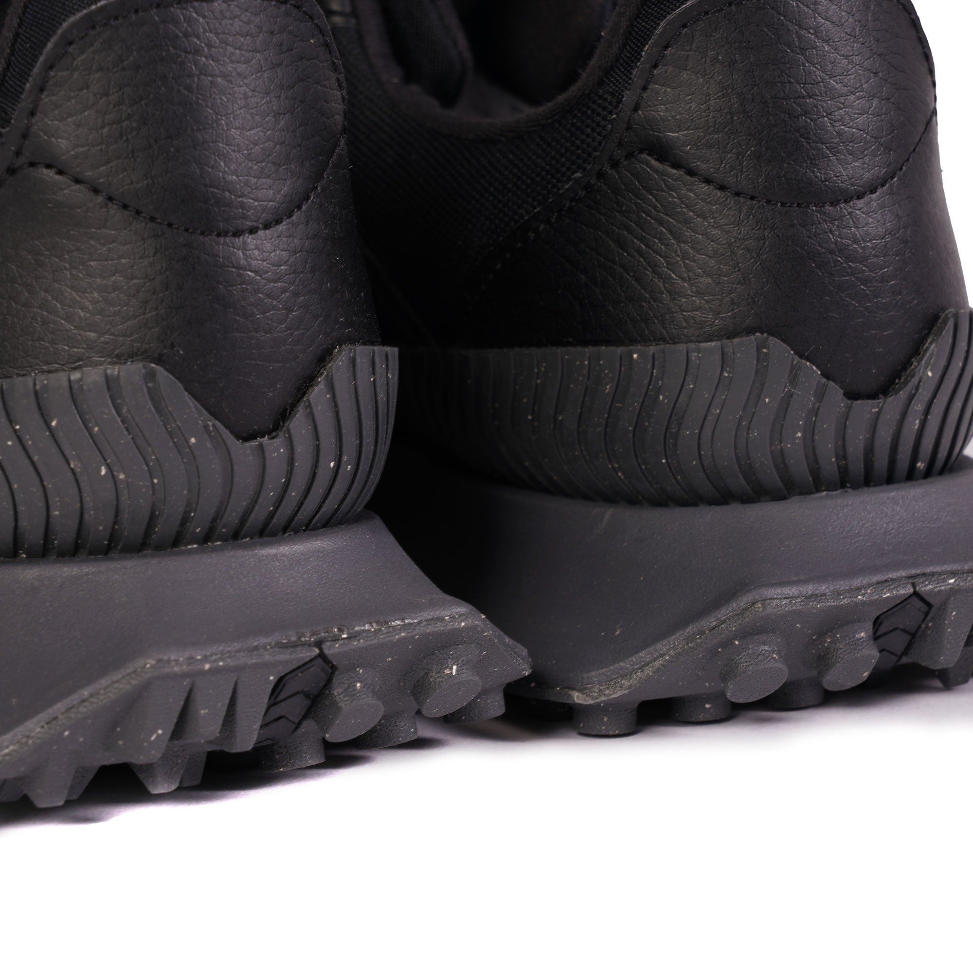 New Balance XC72 - Gore-Tex Black