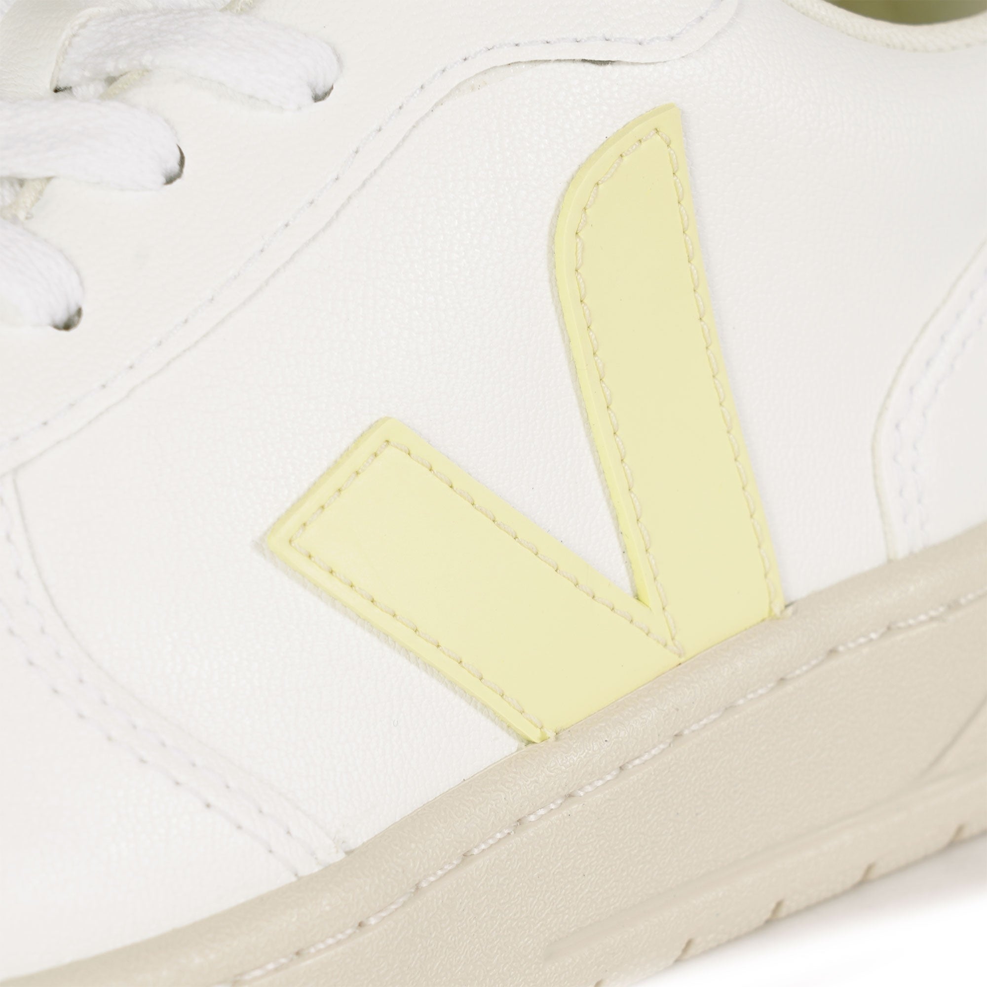 Veja Women's V-10 CWL -White/Sun Peach