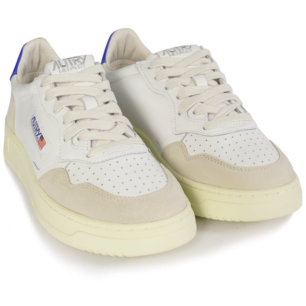Autry Medalist Low Sneakers - White/Pale Blue