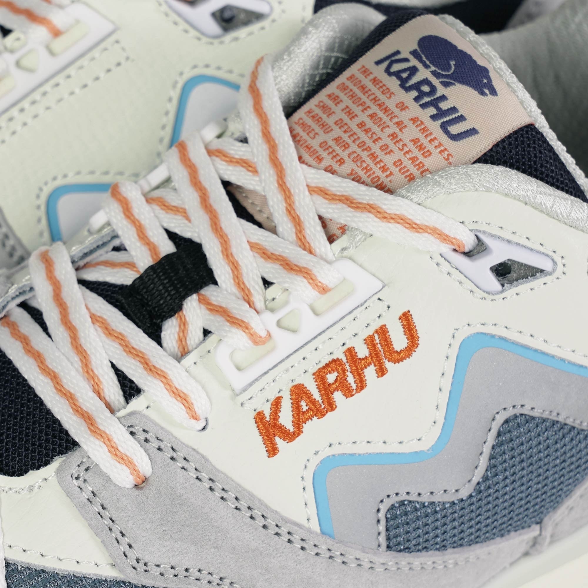 Karhu Synchron Classic - Dawn Blue/Lily White