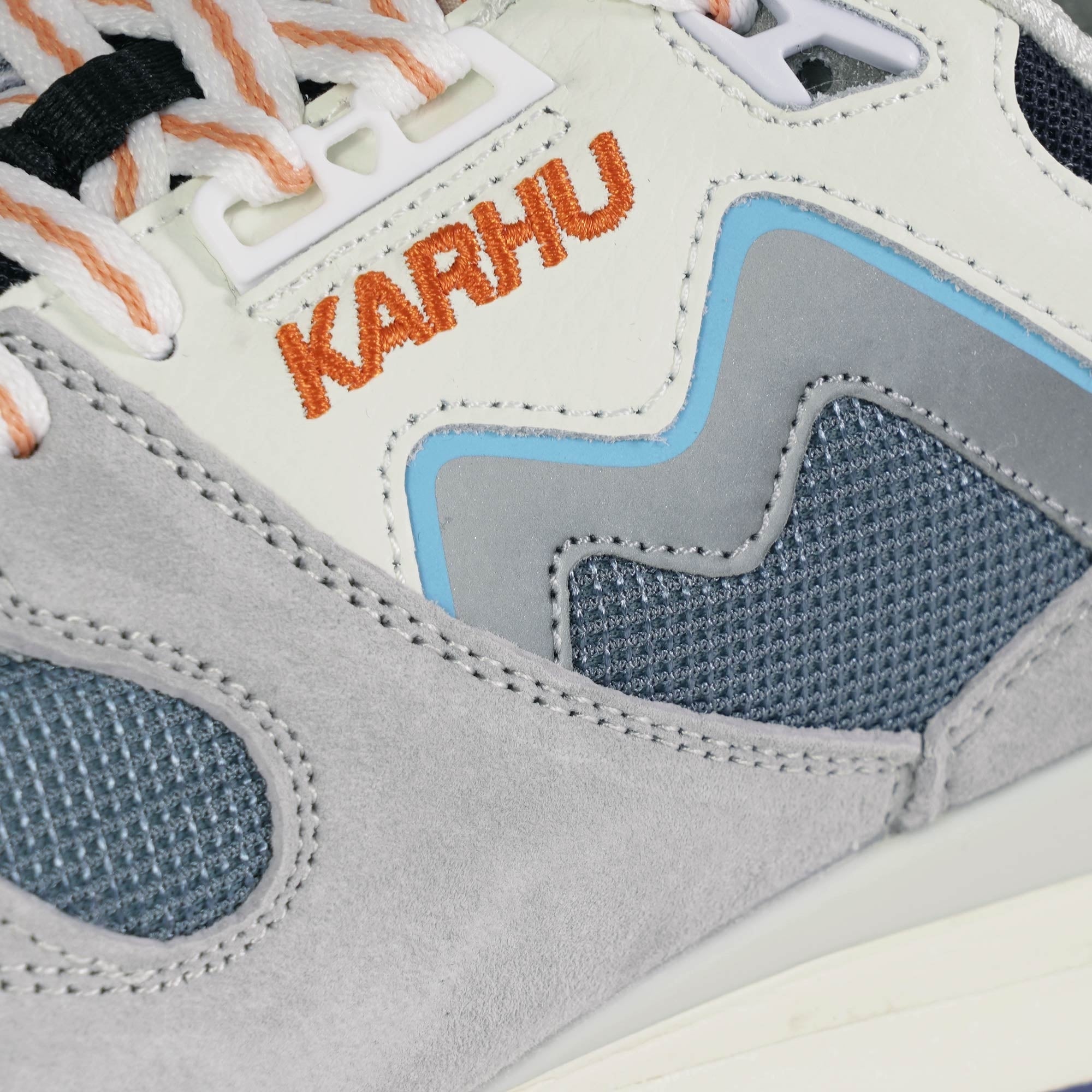 Karhu Synchron Classic - Dawn Blue/Lily White