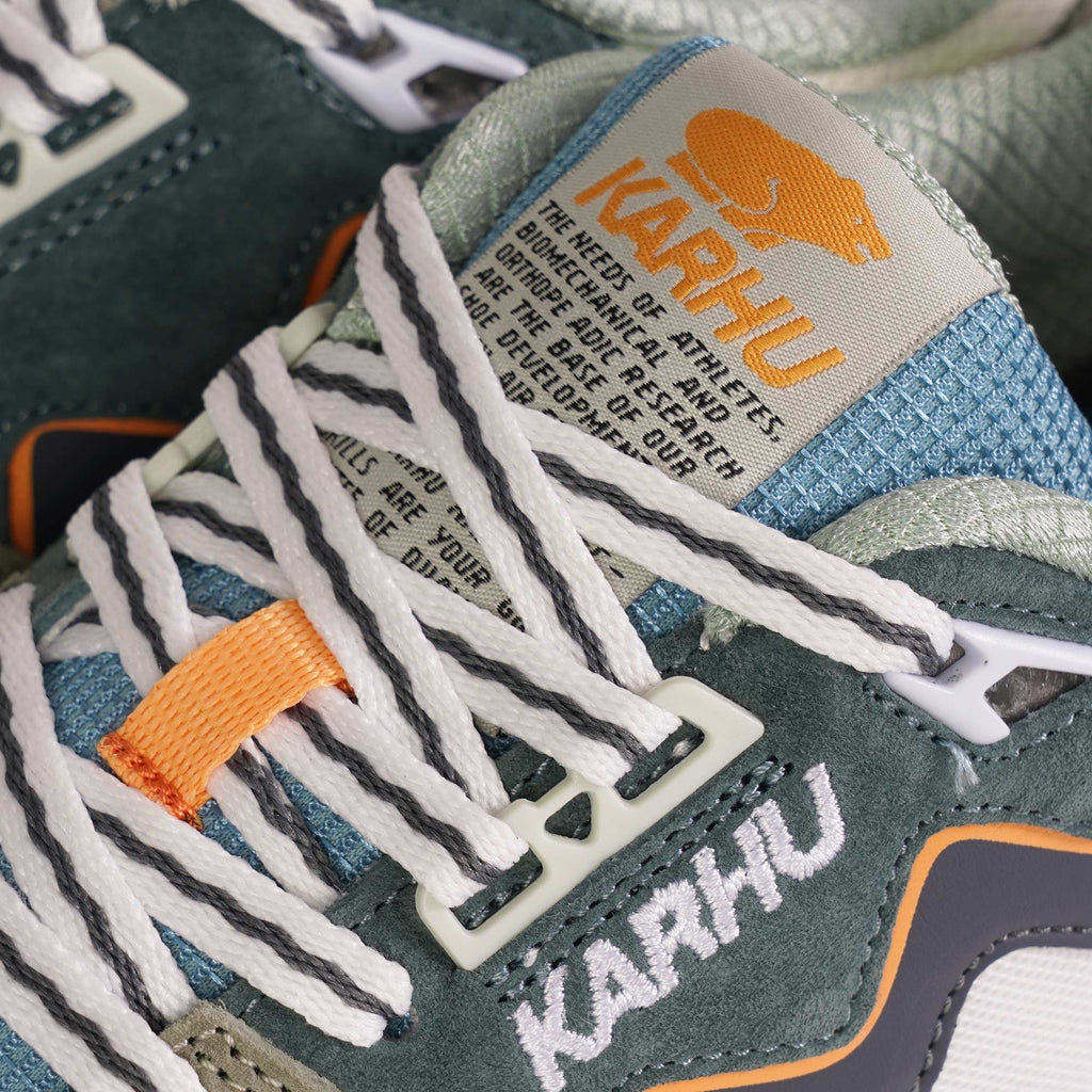 Karhu Synchron Classic - Abbey Stone/Turbulence
