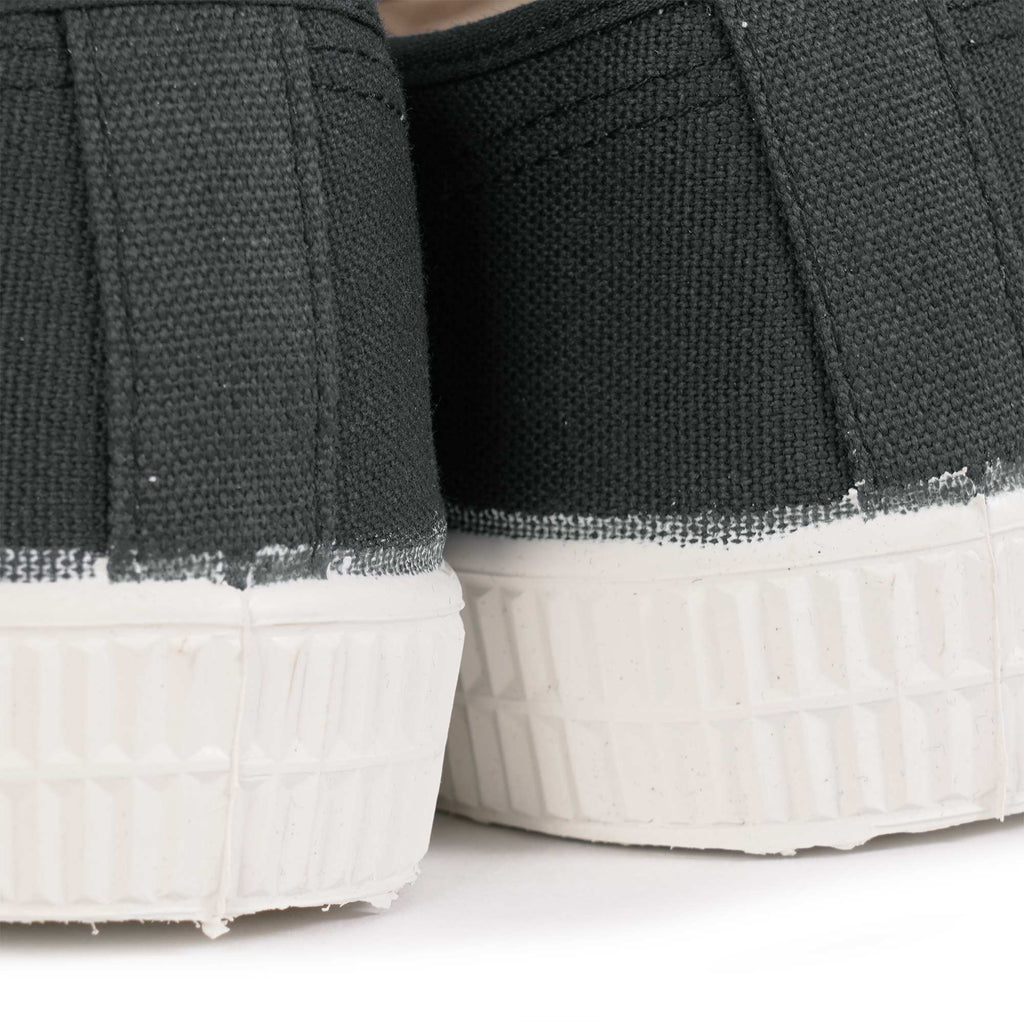 x Merz B Schwanen Star Master - Deep Black