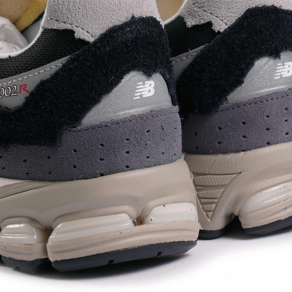 New Balance 2002R Protection Pack - Black