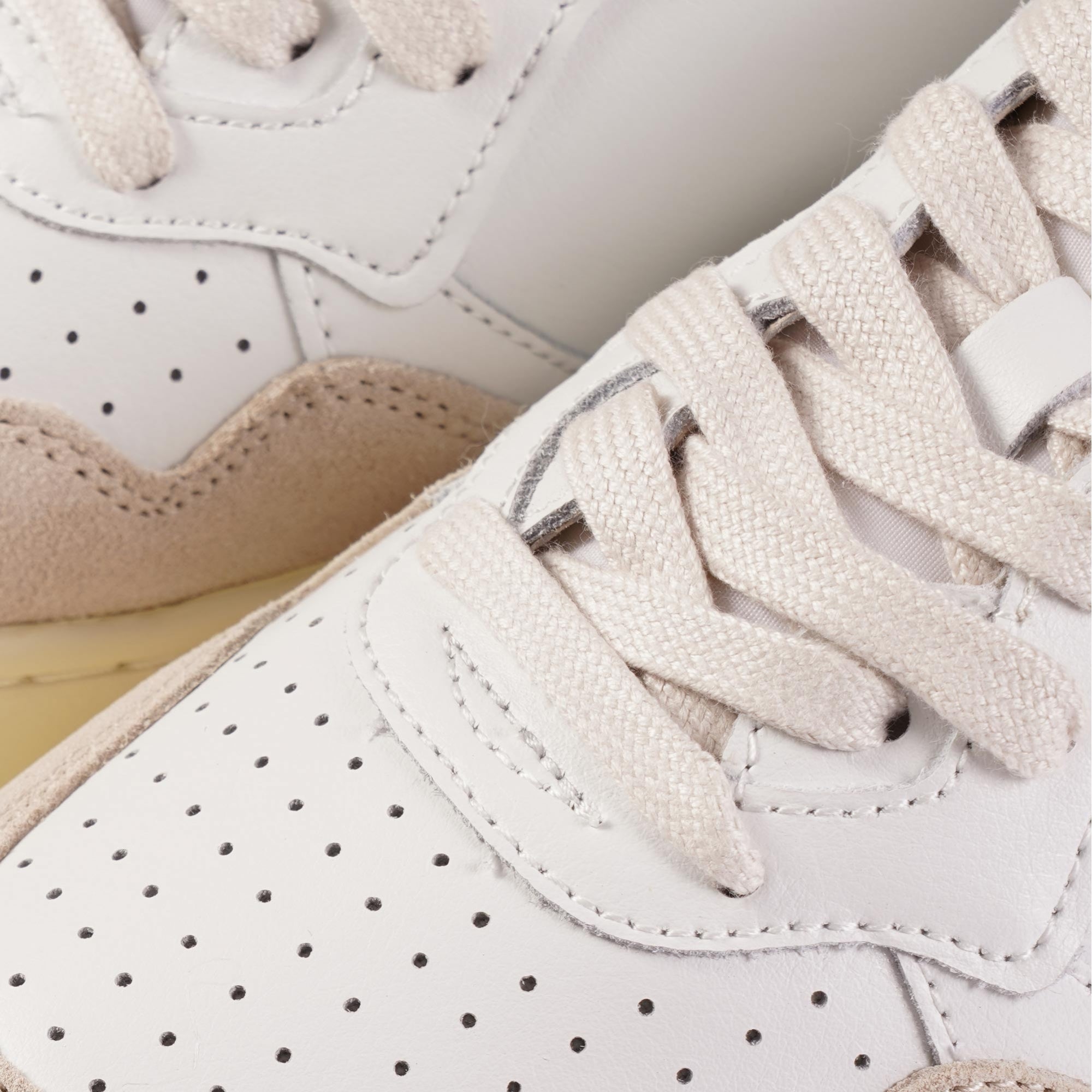 Autry Medalist Low Sneakers - White & Vista