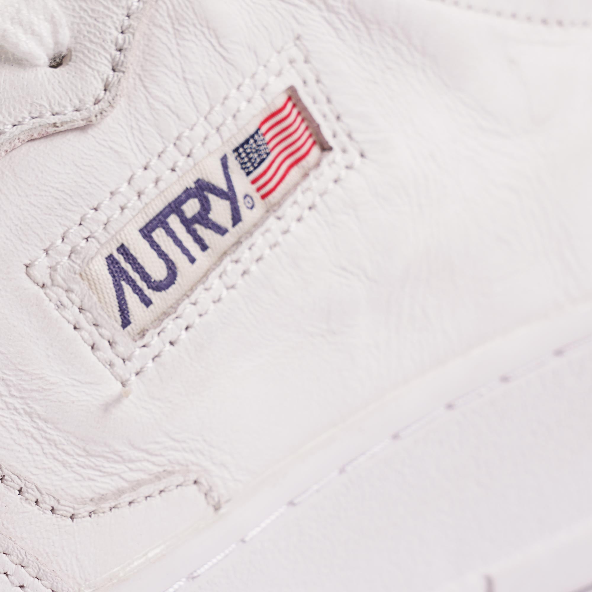Autry Mid Top Sneakers - White