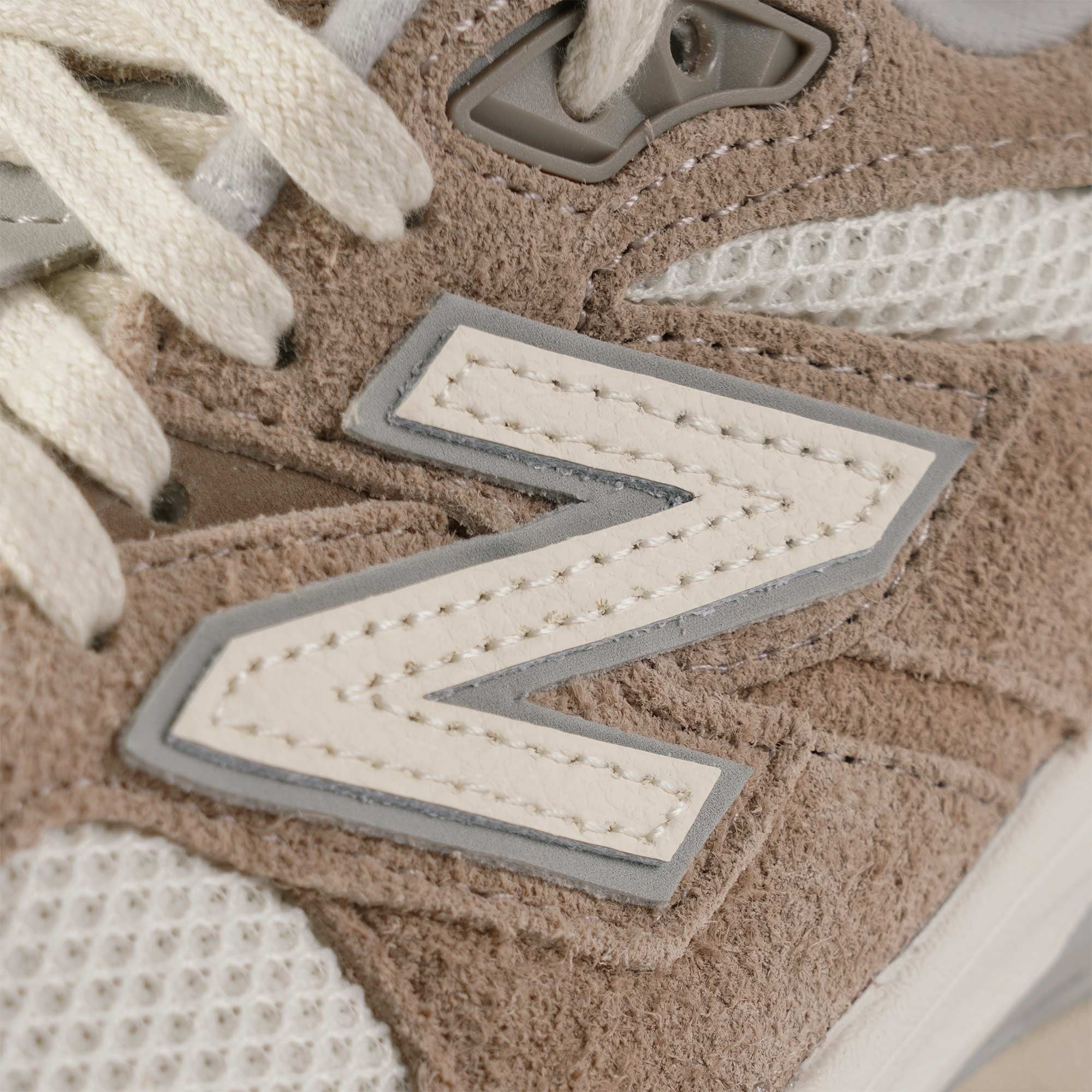 New Balance 9060 - Driftwood