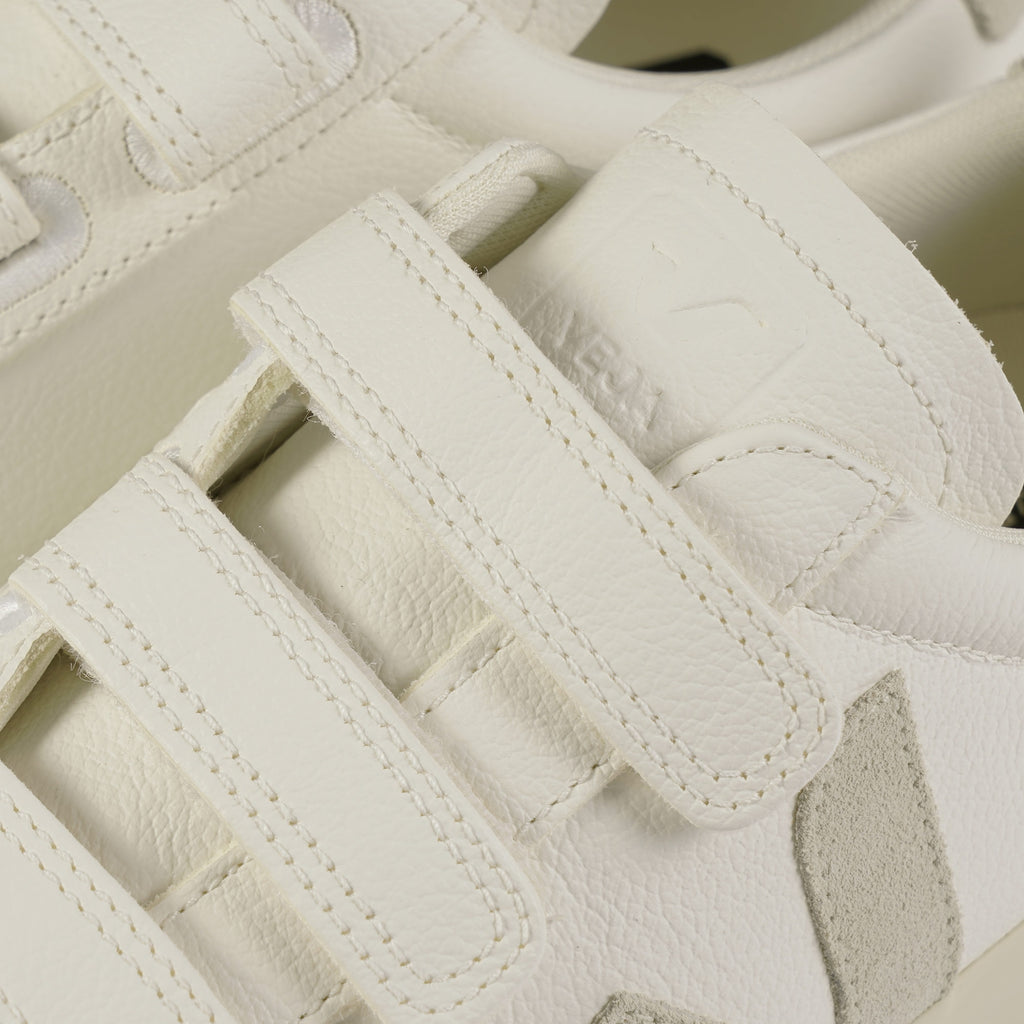 Veja Womens Recife Logo Chromefree Leather - White