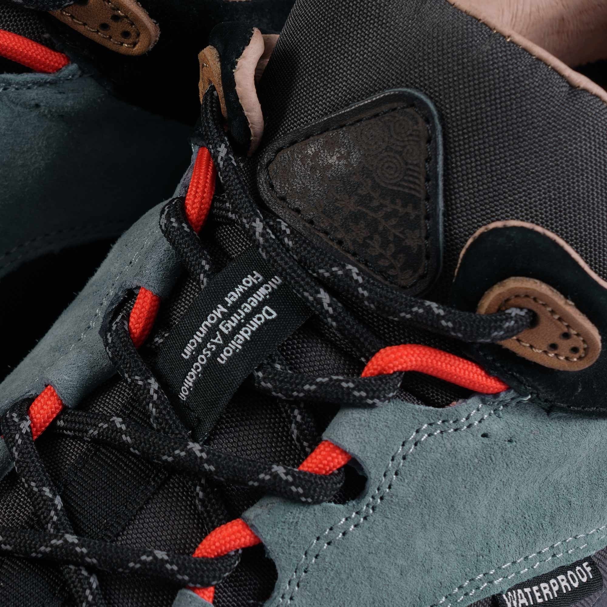 Flower Mountain Back Country - Navy and Black
