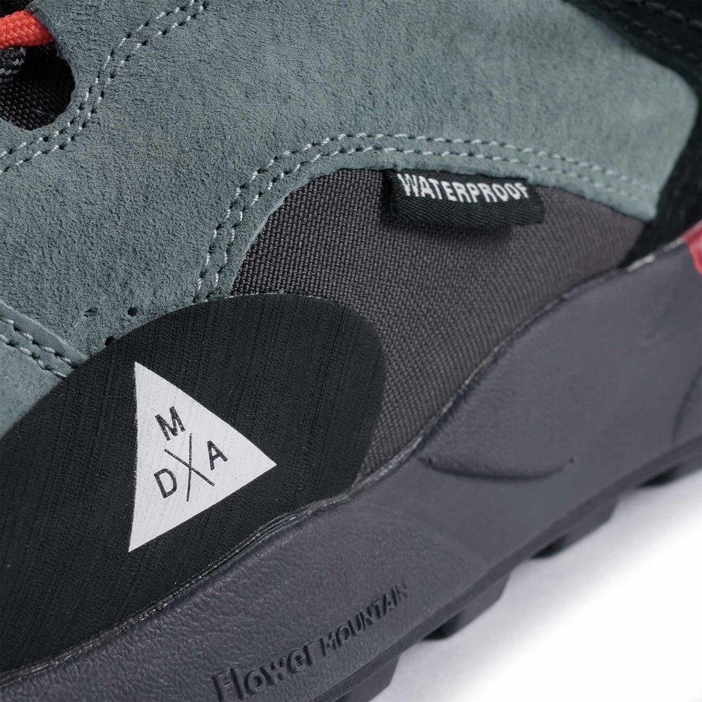 Flower Mountain Back Country - Navy and Black