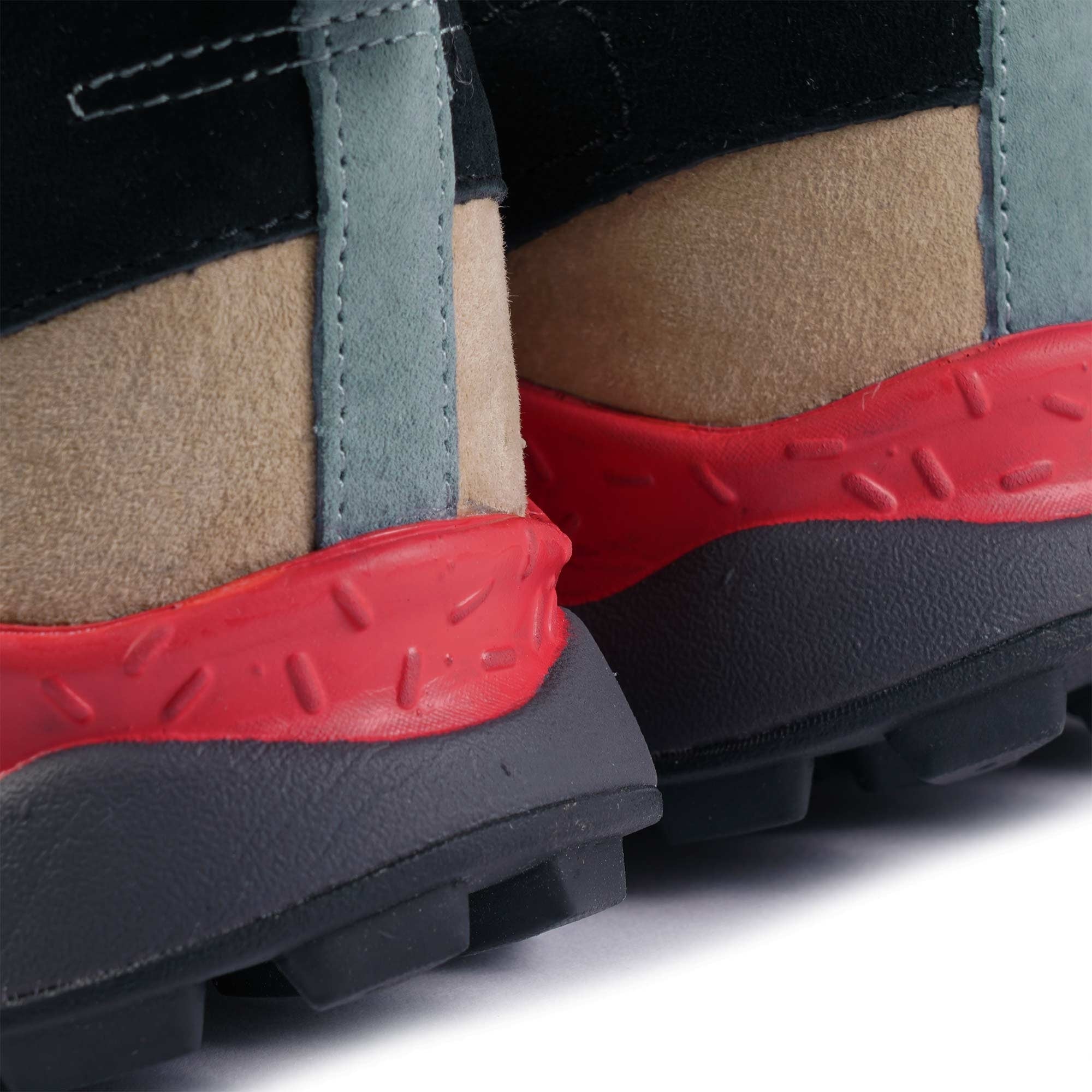 Flower Mountain Back Country - Navy and Black