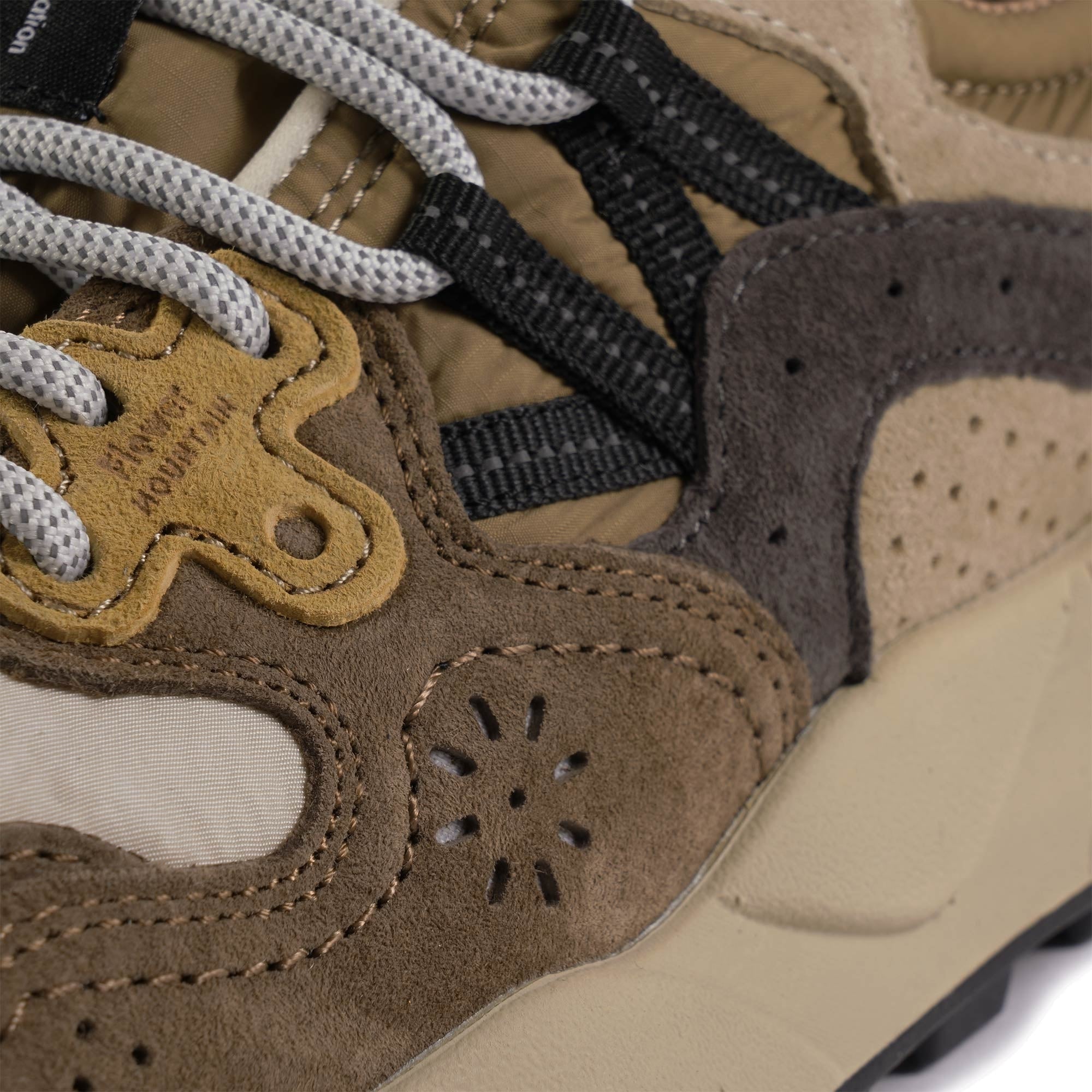 Flower Mountain Yamano 3 - Beige and Brown