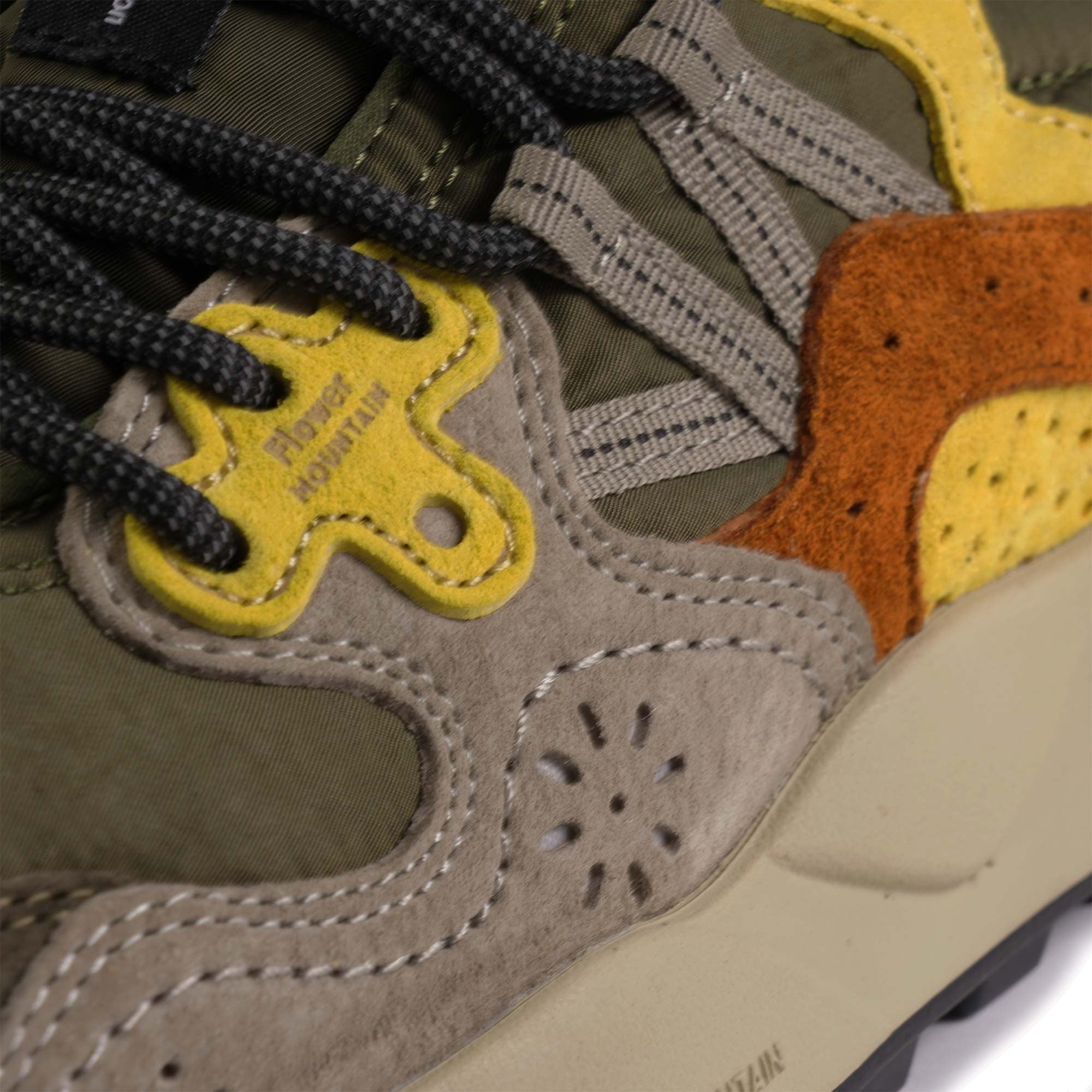 Flower Mountain Yamano 3 - Grey and Yellow