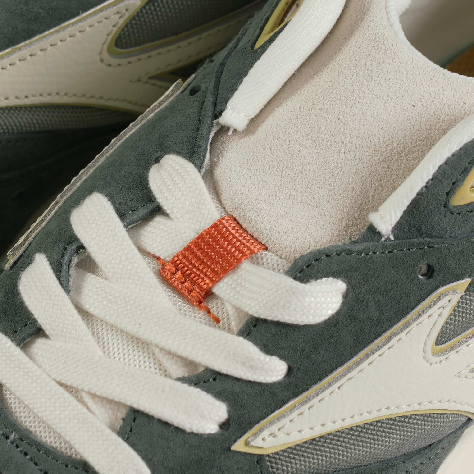 Mizuno Contender - Green