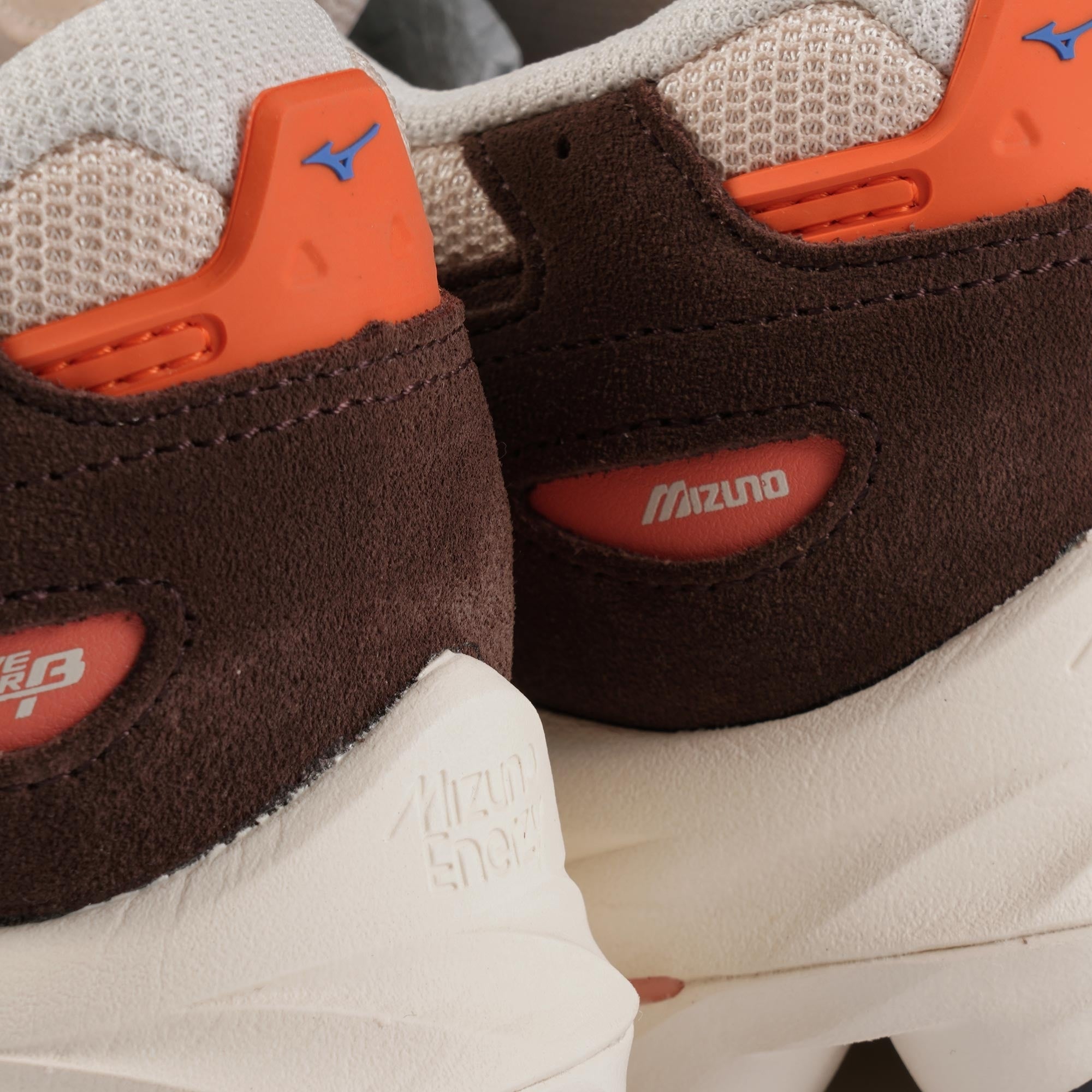 Mizuno Wave Rider B - Brown
