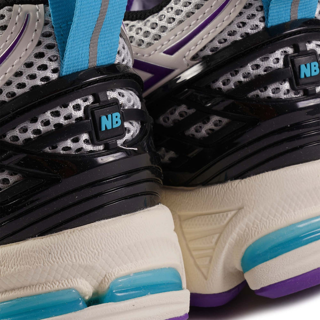 New Balance 1906 - White and Aqua