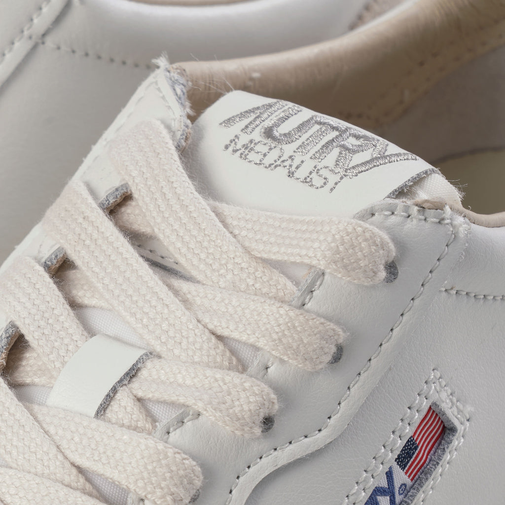 Autry Medalist Low Sneaker - Niagra