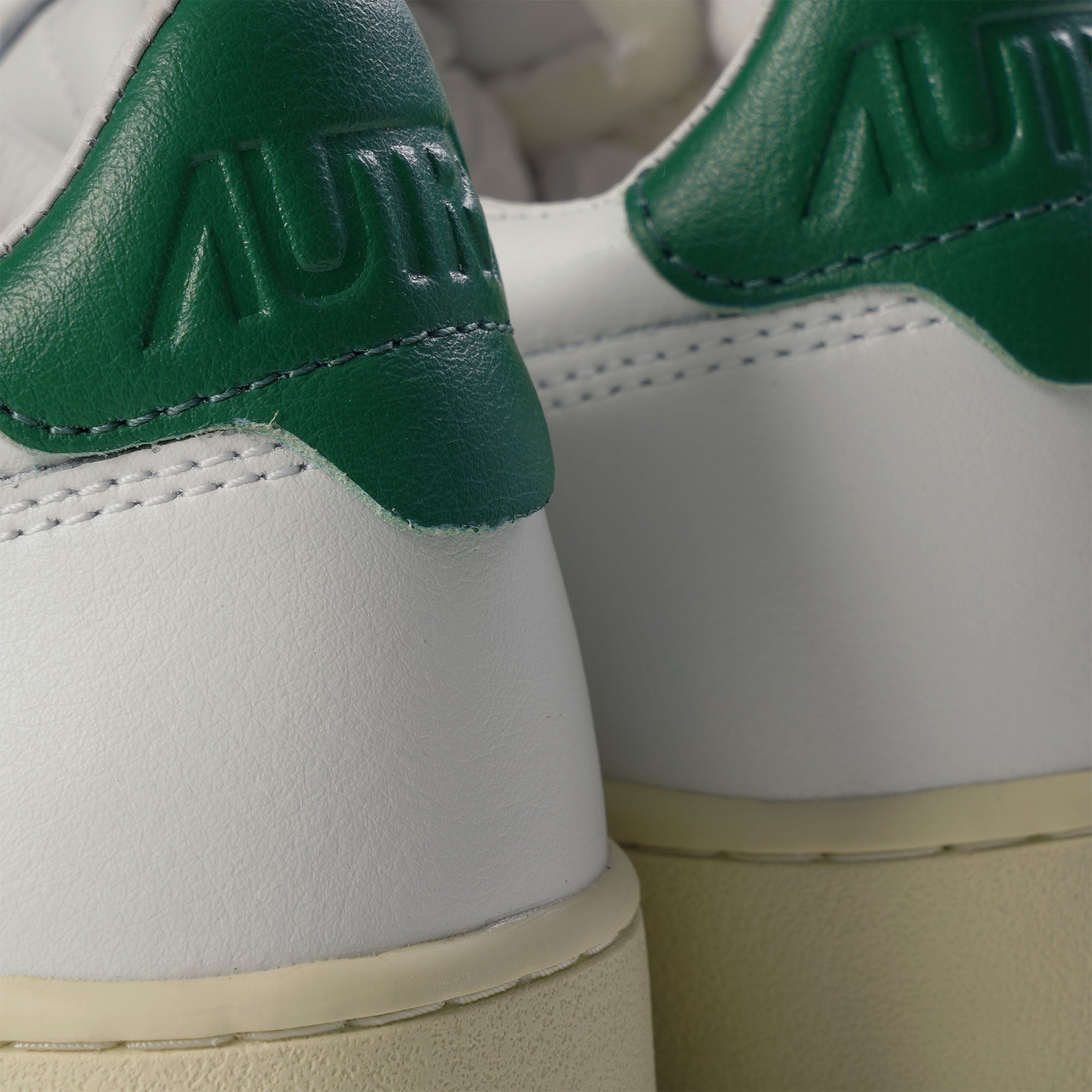 Autry Womens Medalist Low Sneaker - White and Green