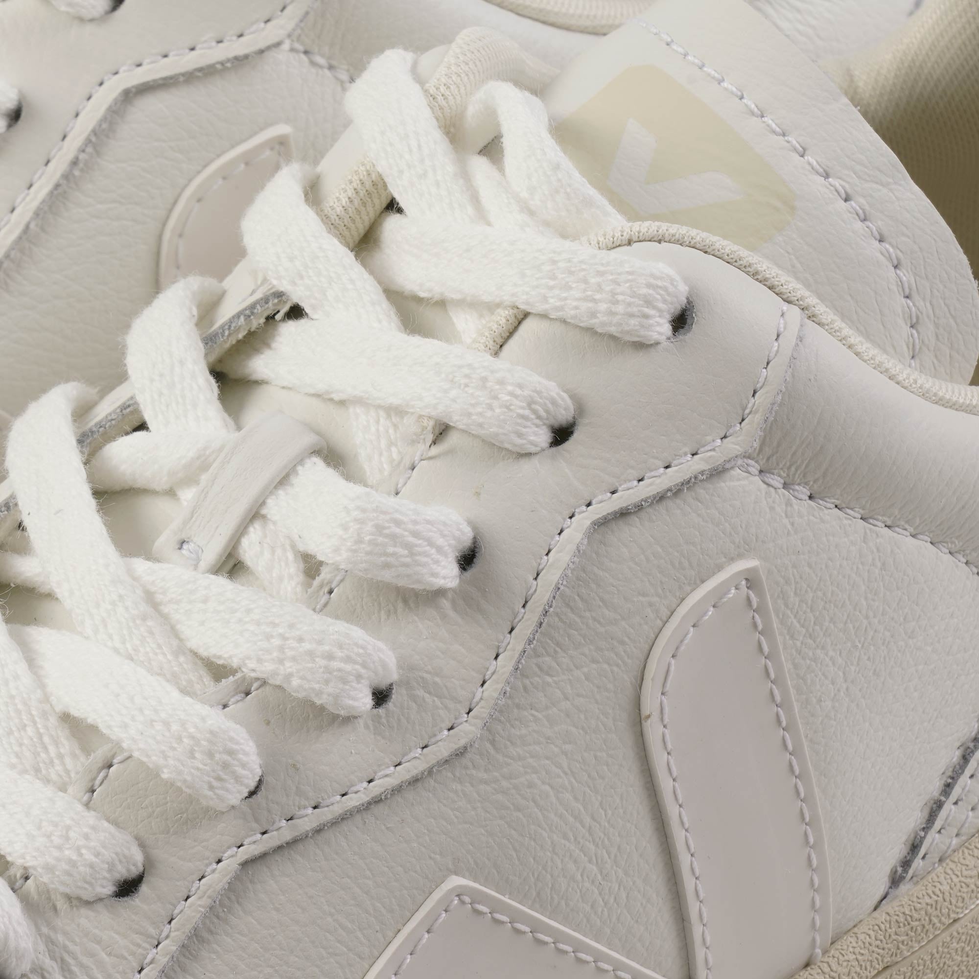 Veja Womens V-90 O.T. Leather - Extra White