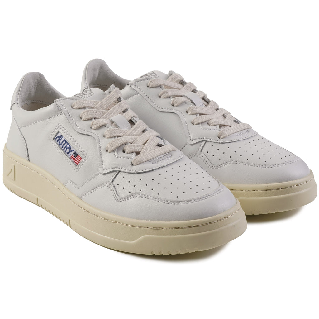 Autry Womens Medalist Low Sneakers - White