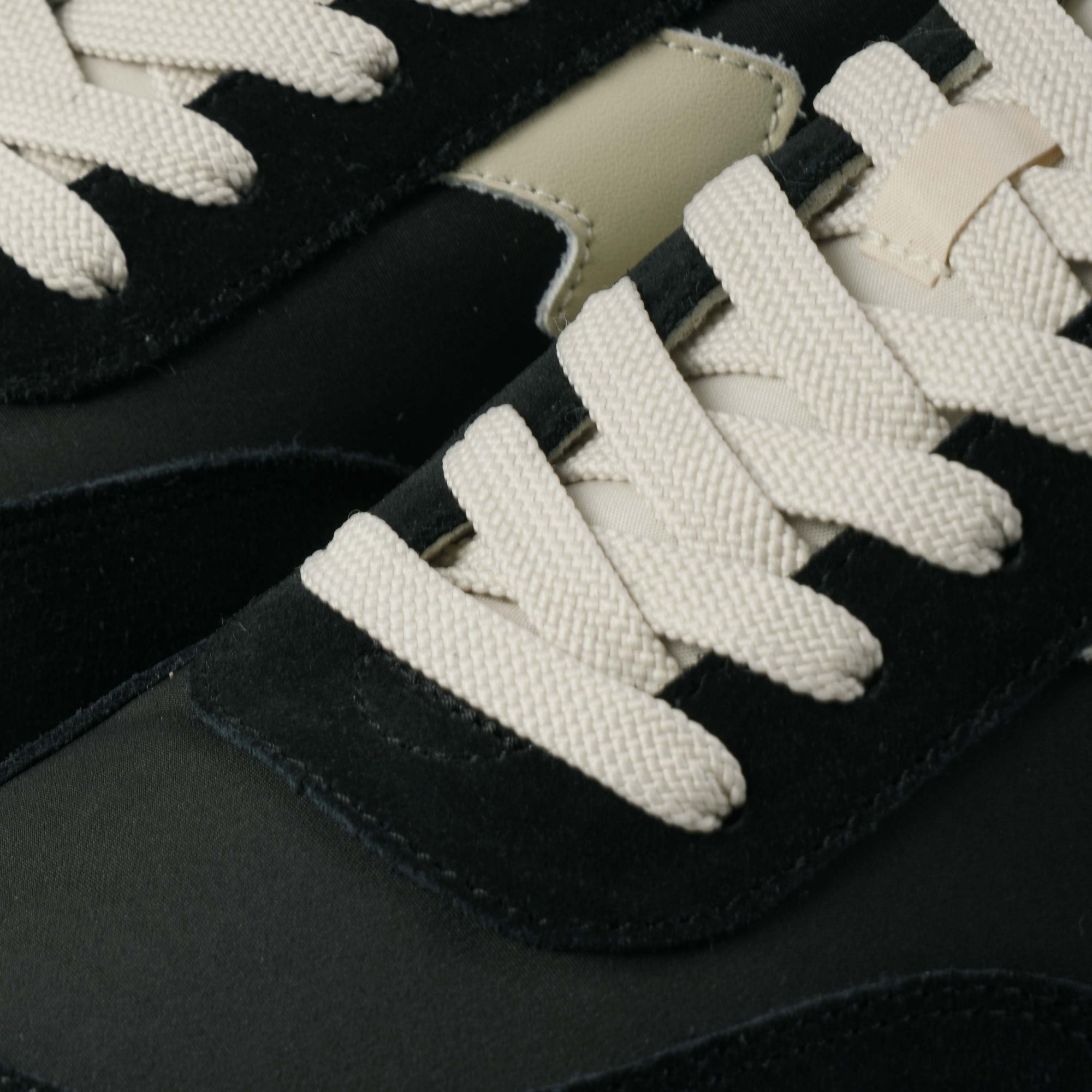 Stepney Workers Club Osier S-Strike - Black