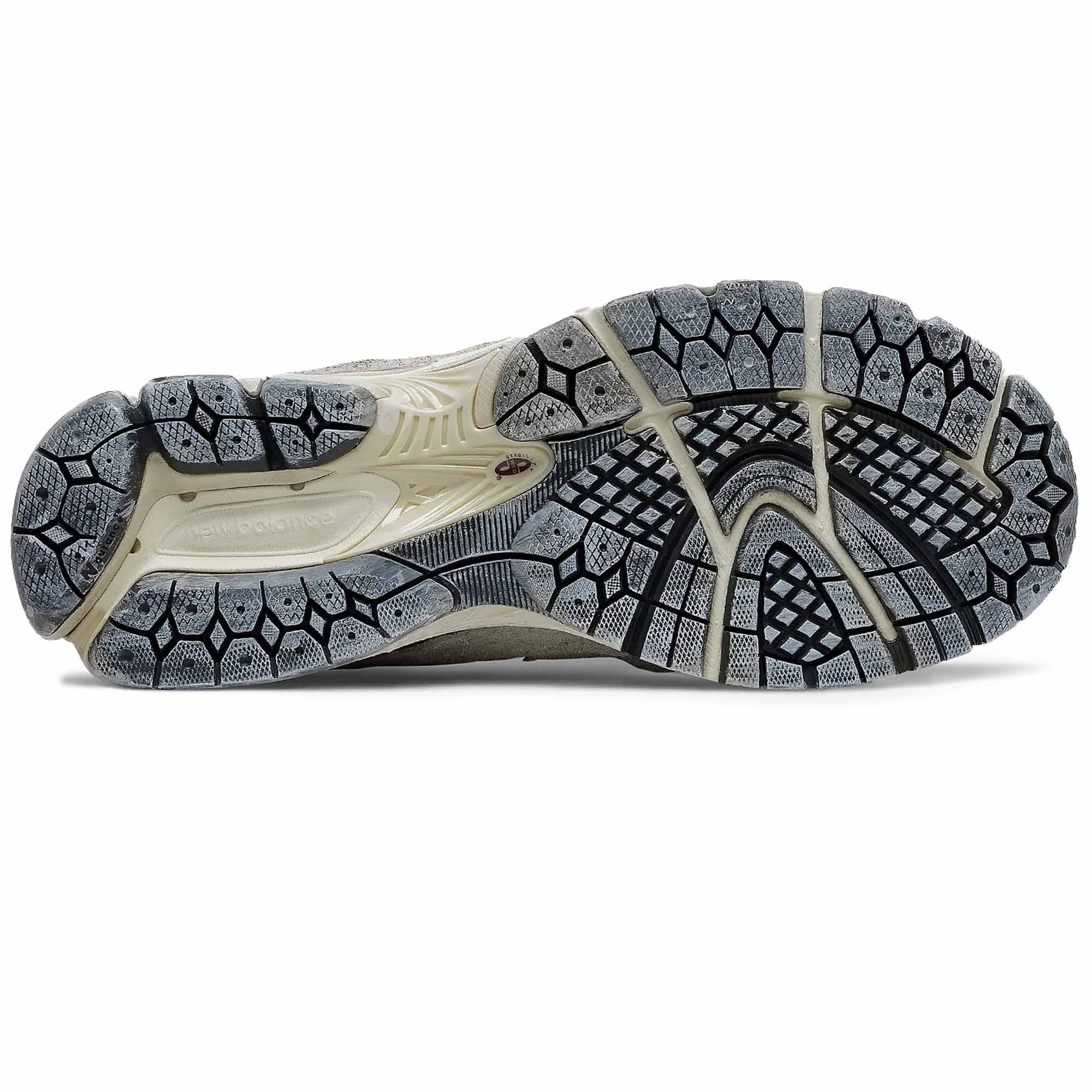 New Balance 2002R Protection Pack Shoes - Grey