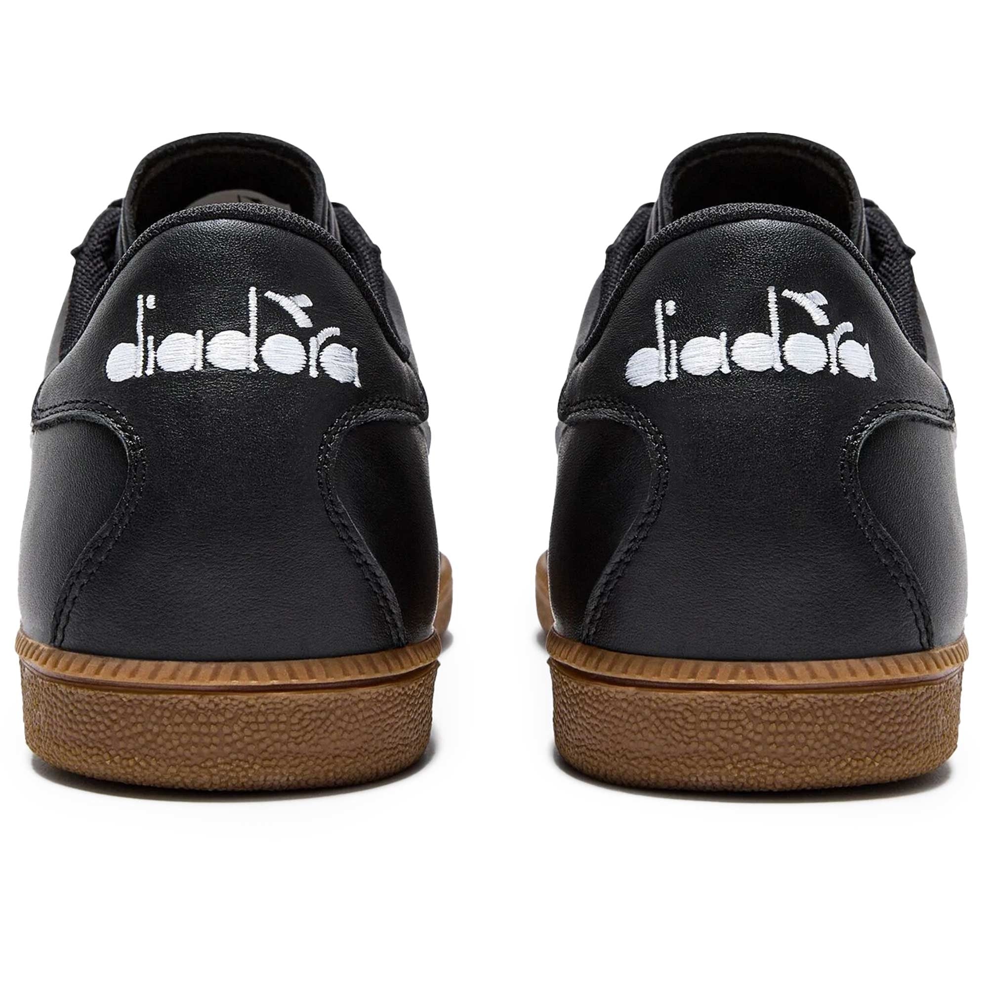 Trainer - Black and White