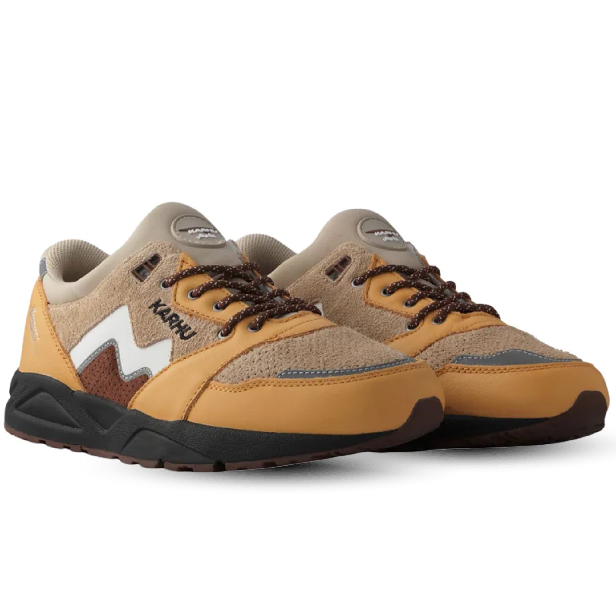 Karhu Aria 95 - Oak Buff/White
